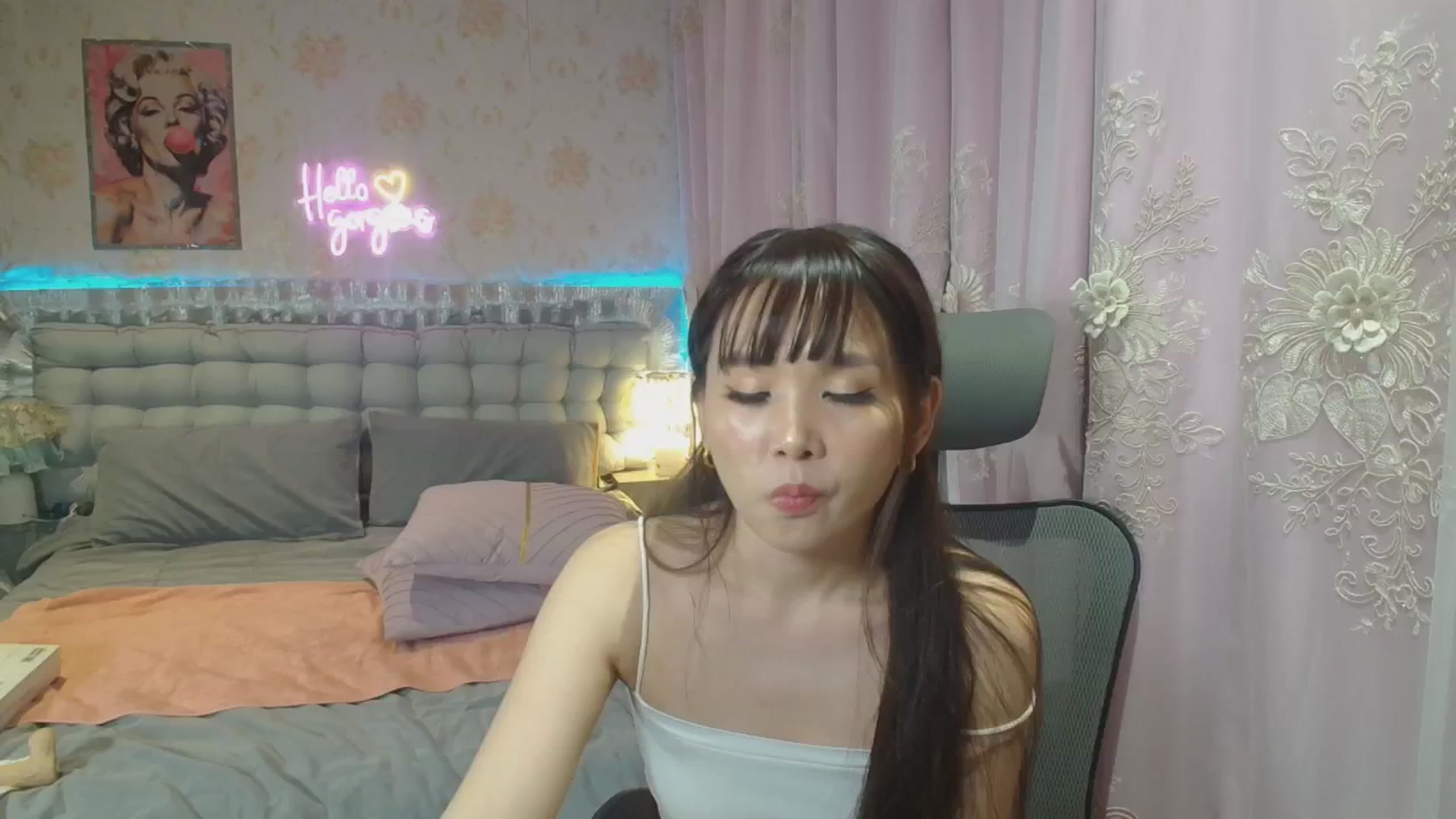 Gallery image thumbnail from HannaElite's myfreecams stream on, 06/29/2025, 11:18 image 14 of 20