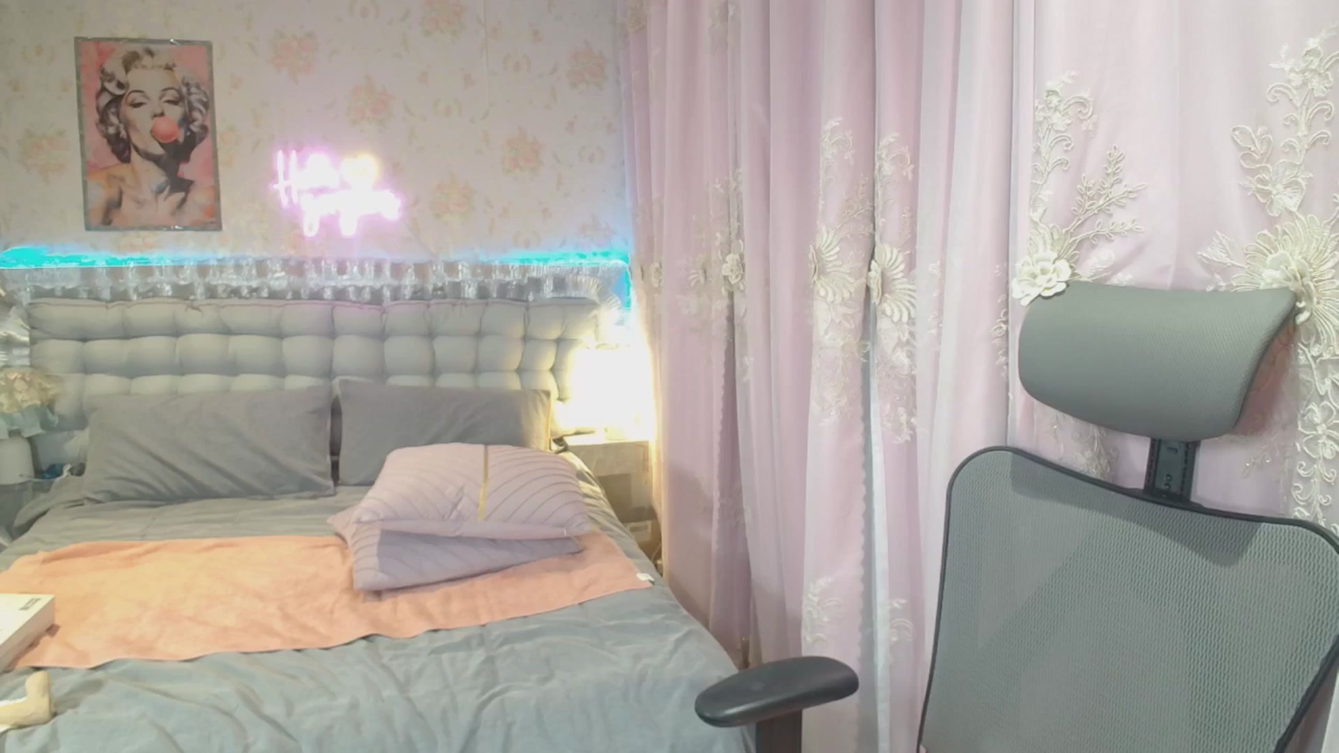Gallery image thumbnail from HannaElite's myfreecams stream on, 06/29/2025, 11:18 image 6 of 20