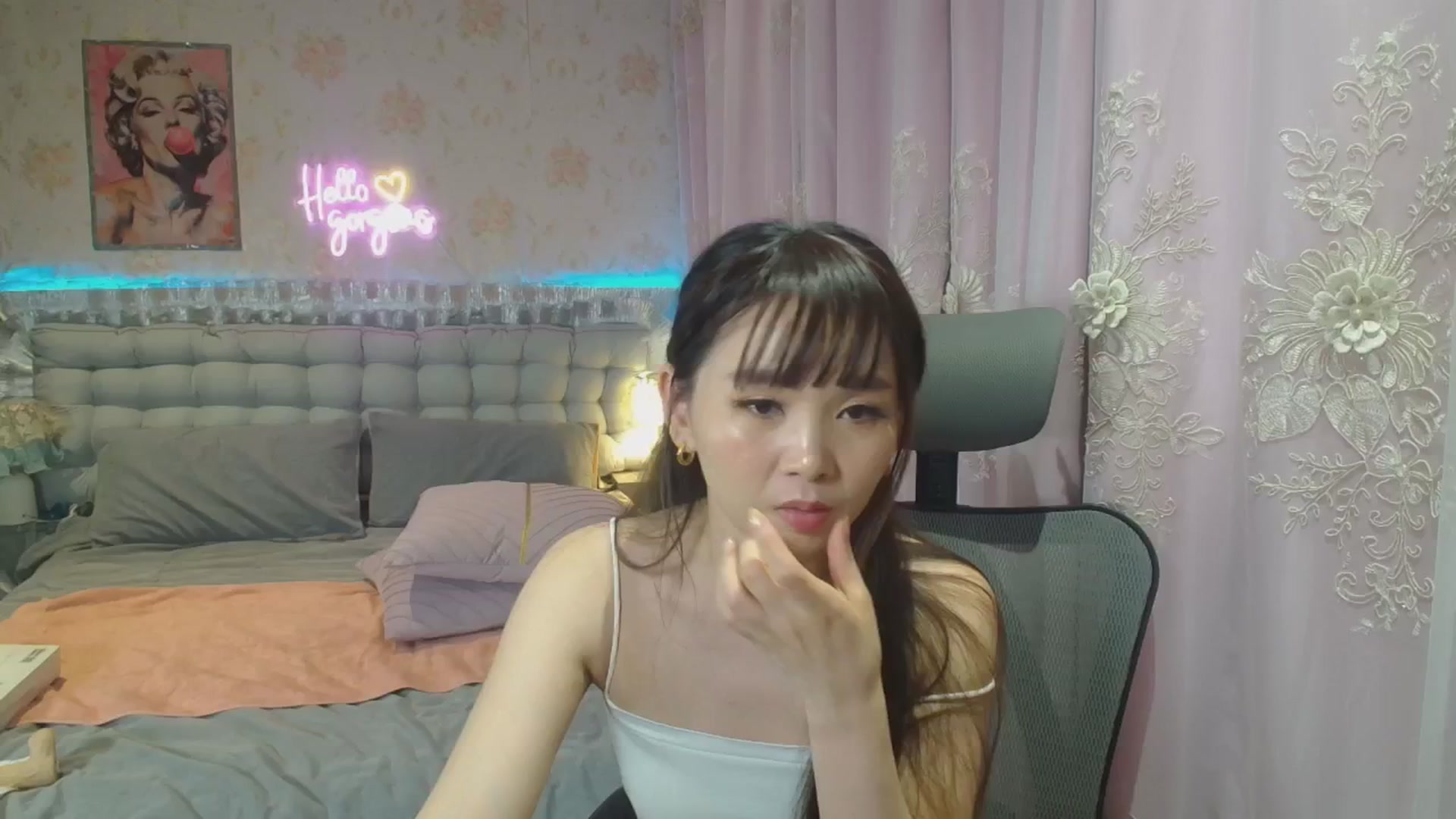 Gallery image thumbnail from HannaElite's myfreecams stream on, 06/29/2025, 11:18 image 15 of 20