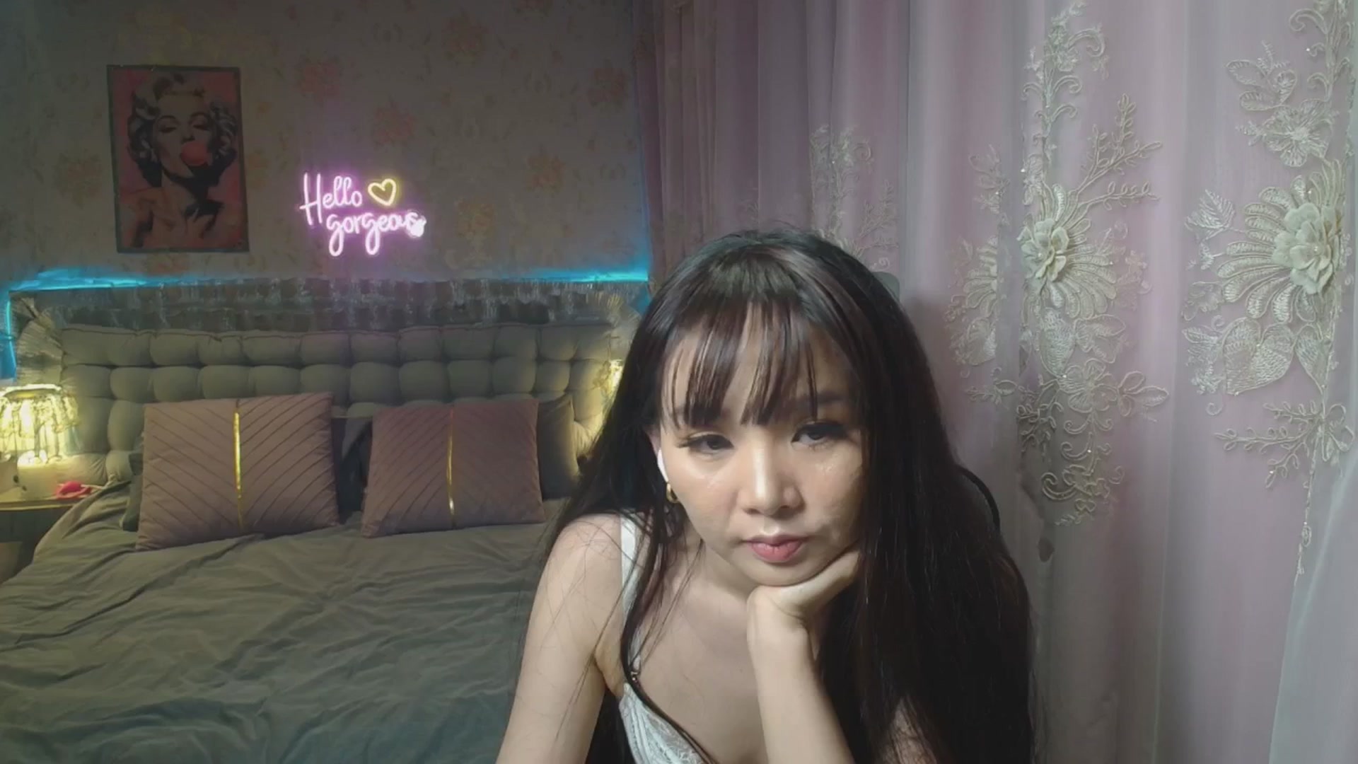 Gallery image thumbnail from HannaElite's myfreecams stream on, 07/25/2025, 10:26 image 18 of 20