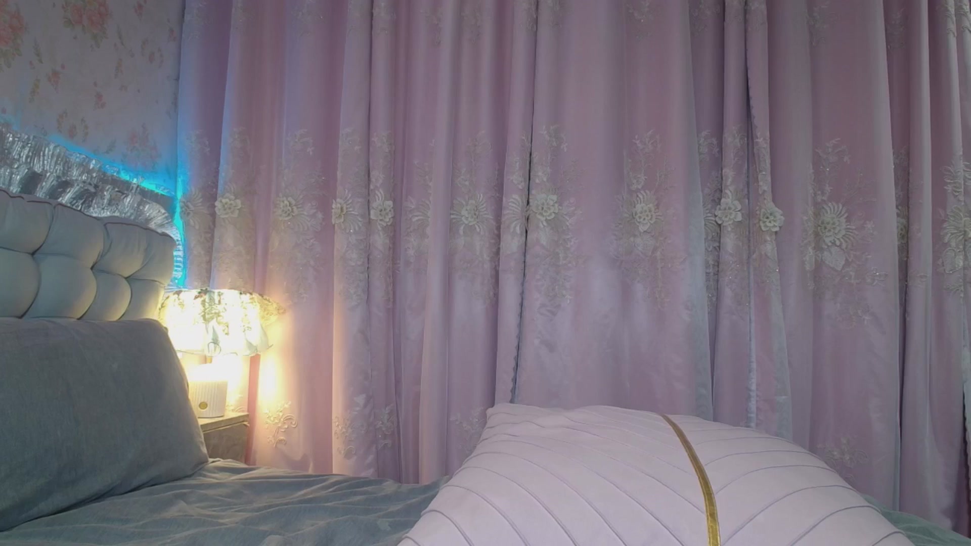 Gallery image thumbnail from HannaElite's myfreecams stream on, 08/01/2025, 12:12 image 1 of 20