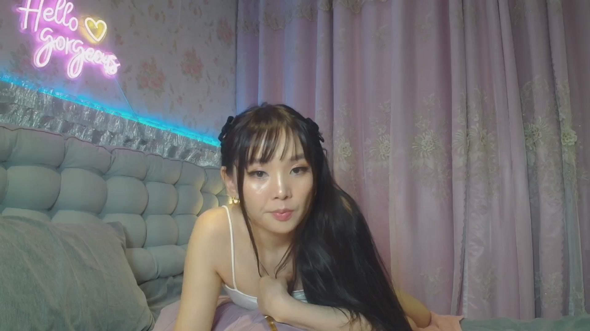 Gallery image thumbnail from HannaElite's myfreecams stream on, 08/02/2025, 12:13 image 8 of 20