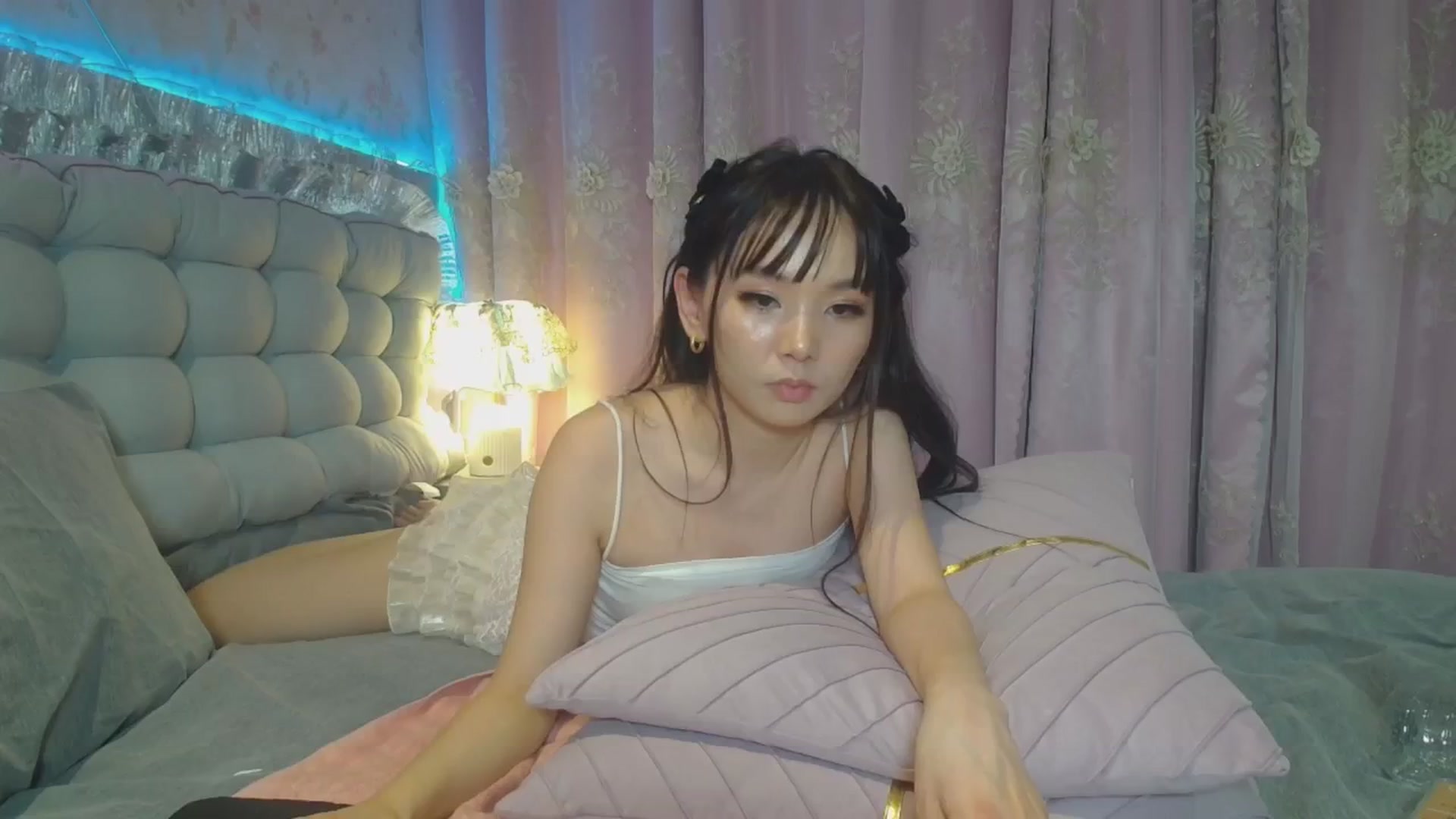 Gallery image thumbnail from HannaElite's myfreecams stream on, 08/02/2025, 13:54 image 4 of 20