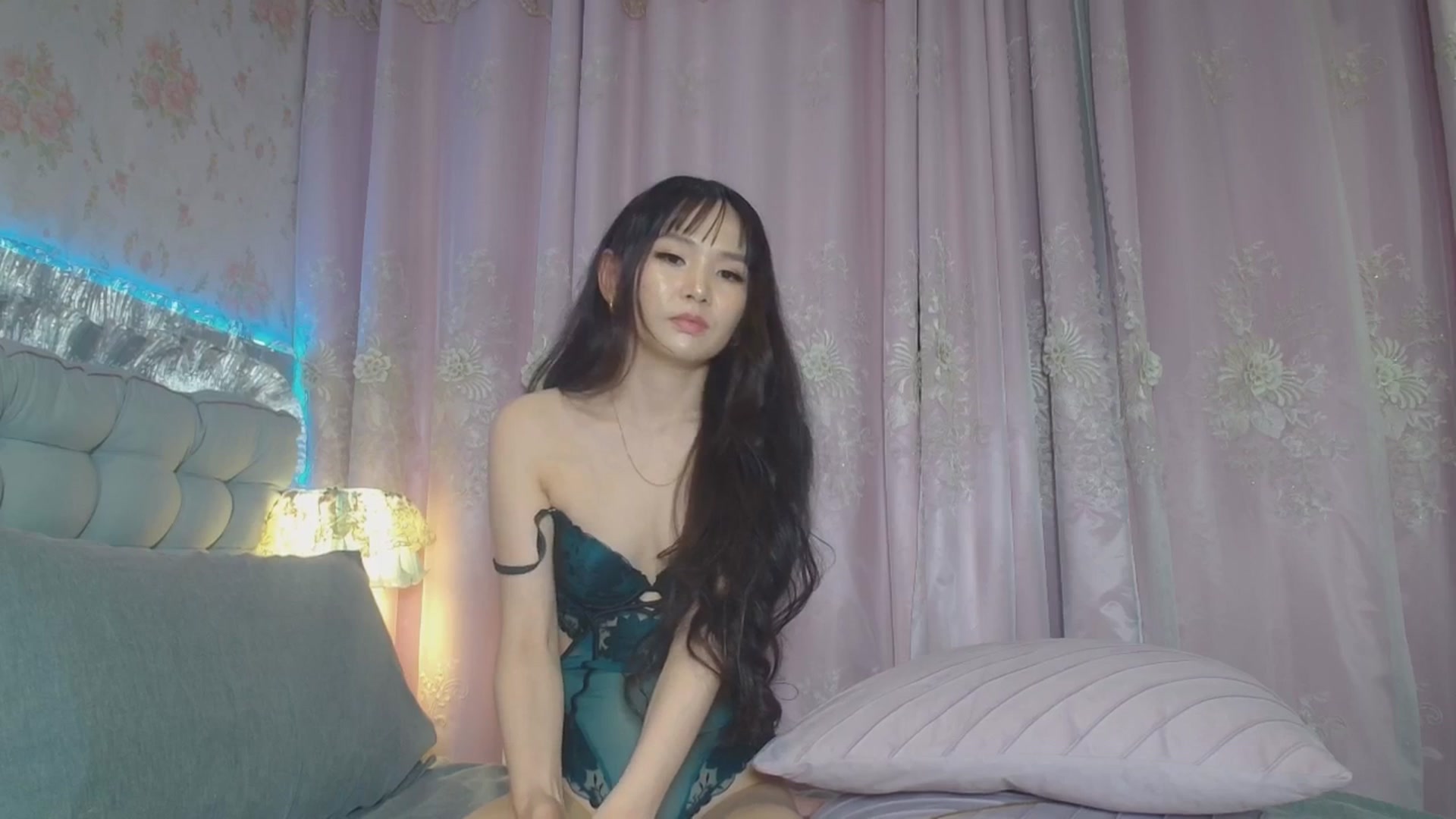 Gallery image thumbnail from HannaElite's myfreecams stream on, 08/03/2025, 09:51 image 14 of 20