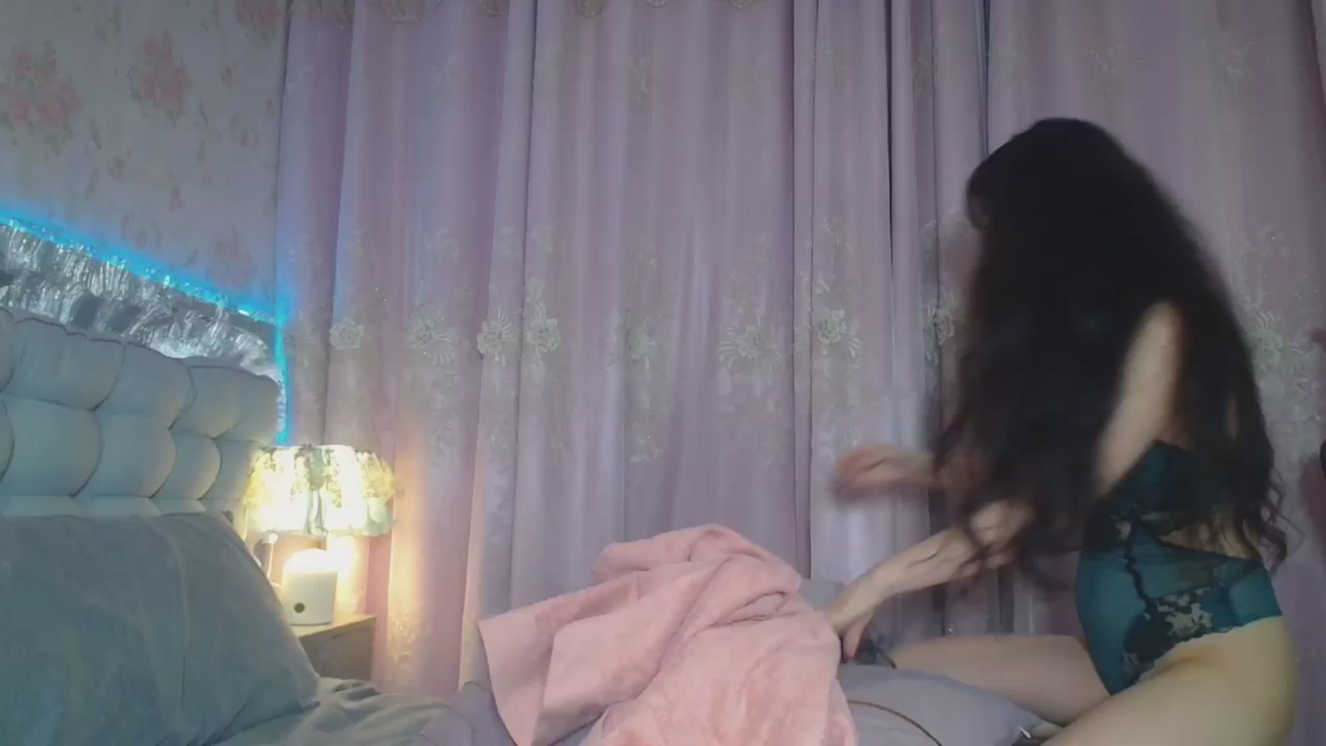 Gallery image thumbnail from HannaElite's myfreecams stream on, 08/03/2025, 09:51 image 1 of 20