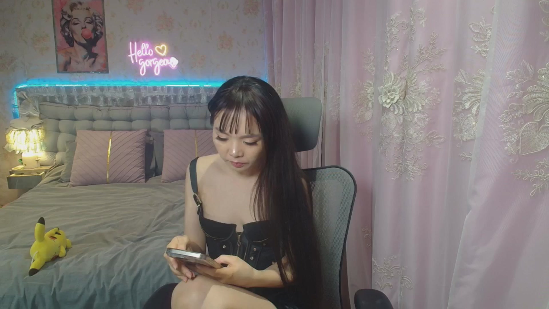 Gallery image thumbnail from HannaElite's myfreecams stream on, 08/08/2025, 12:20 image 14 of 20