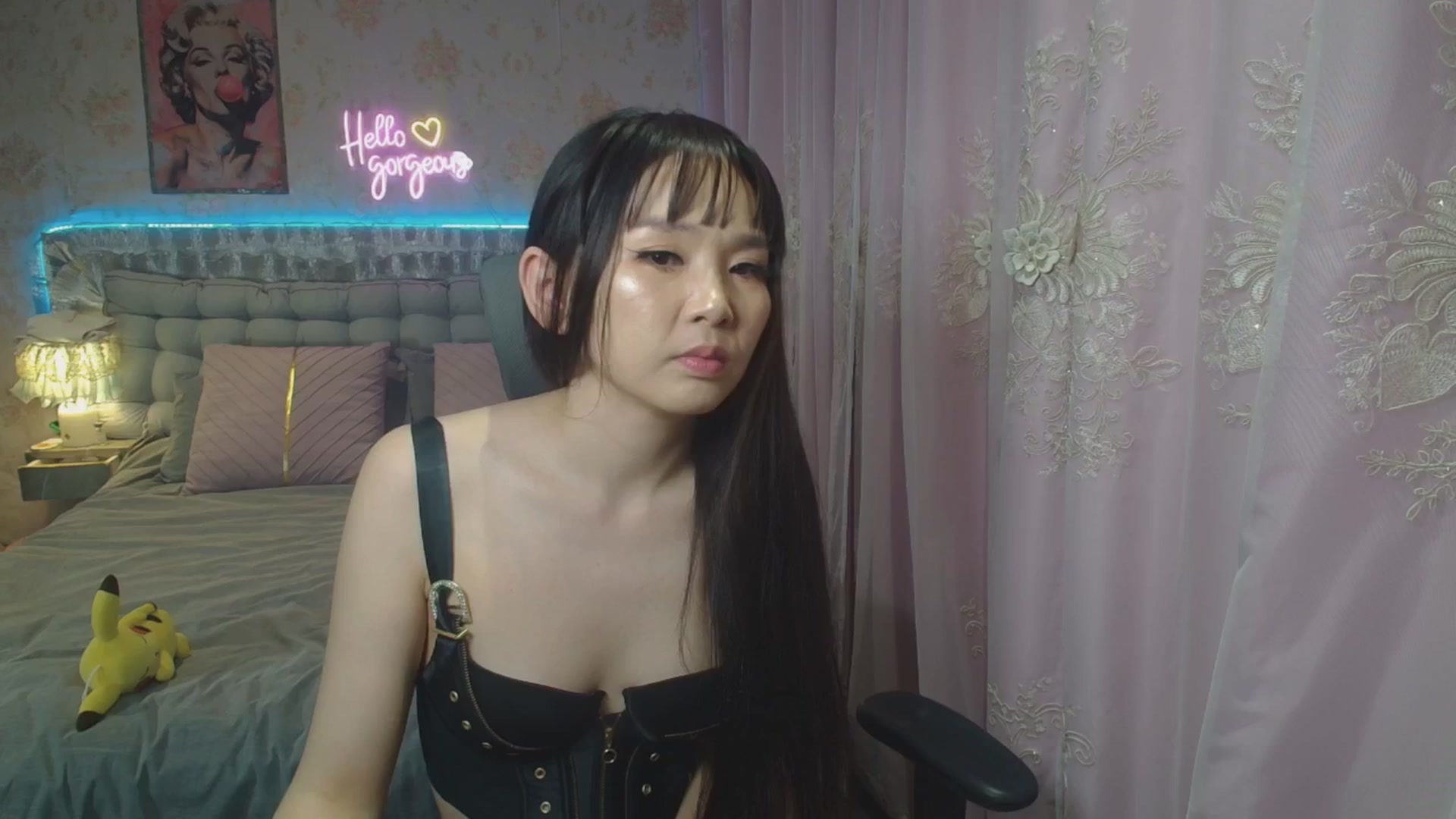 Gallery image thumbnail from HannaElite's myfreecams stream on, 08/08/2025, 12:20 image 13 of 20
