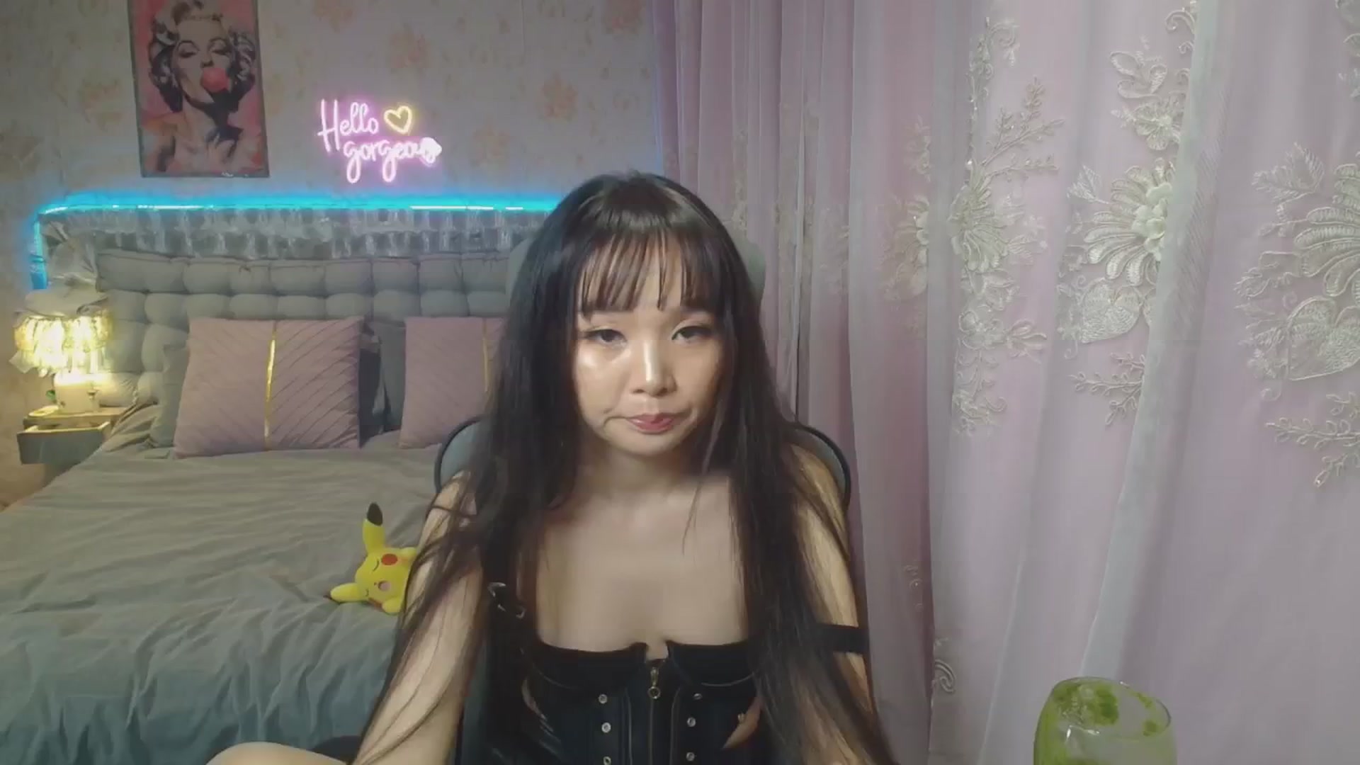 Gallery image thumbnail from HannaElite's myfreecams stream on, 08/08/2025, 12:20 image 8 of 20