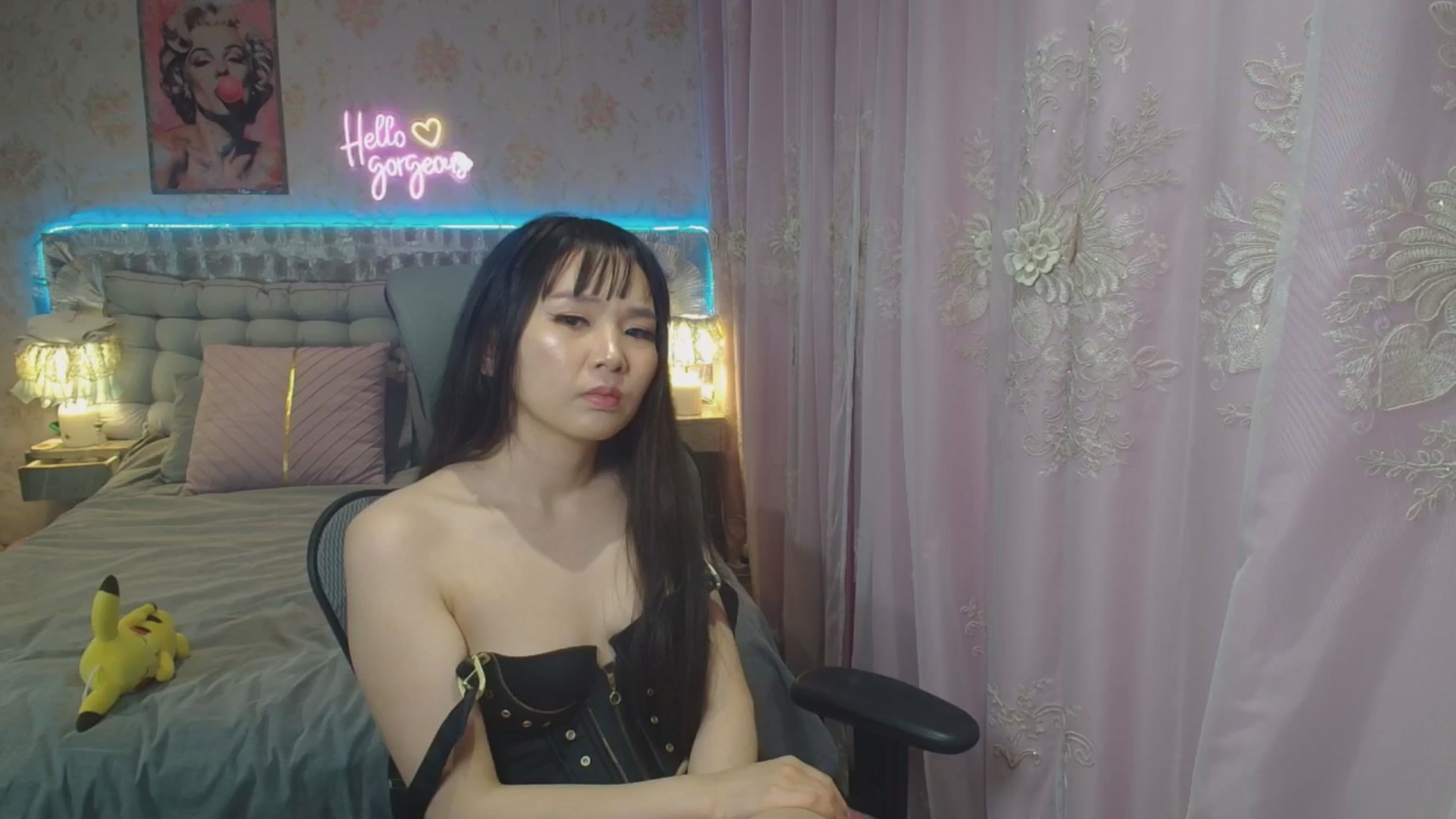 Gallery image thumbnail from HannaElite's myfreecams stream on, 08/08/2025, 12:20 image 18 of 20