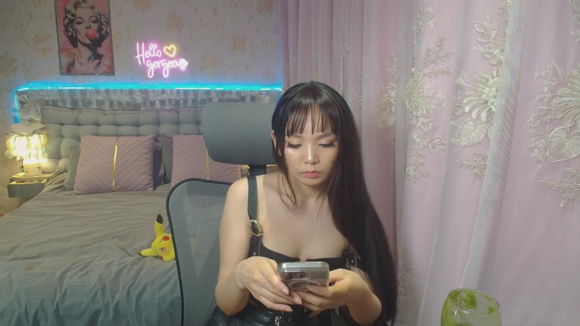 Gallery image thumbnail from HannaElite's myfreecams stream on, 08/08/2025, 12:20 image 9 of 20