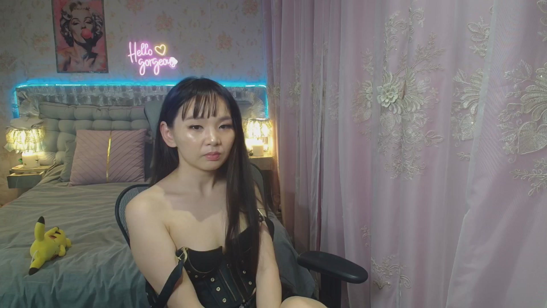 Gallery image thumbnail from HannaElite's myfreecams stream on, 08/08/2025, 12:20 image 17 of 20