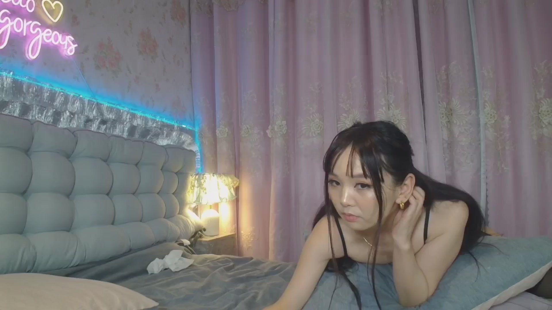 Gallery image thumbnail from HannaElite's myfreecams stream on, 08/09/2025, 08:01 image 17 of 20