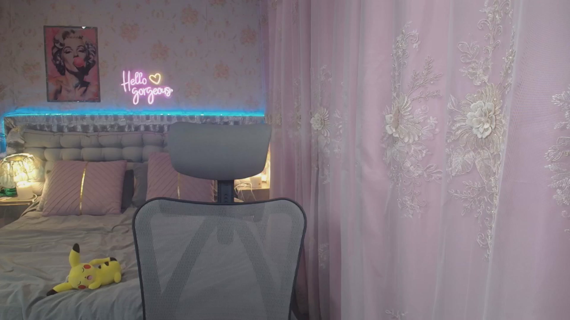 Gallery image thumbnail from HannaElite's myfreecams stream on, 08/10/2025, 11:19 image 1 of 20