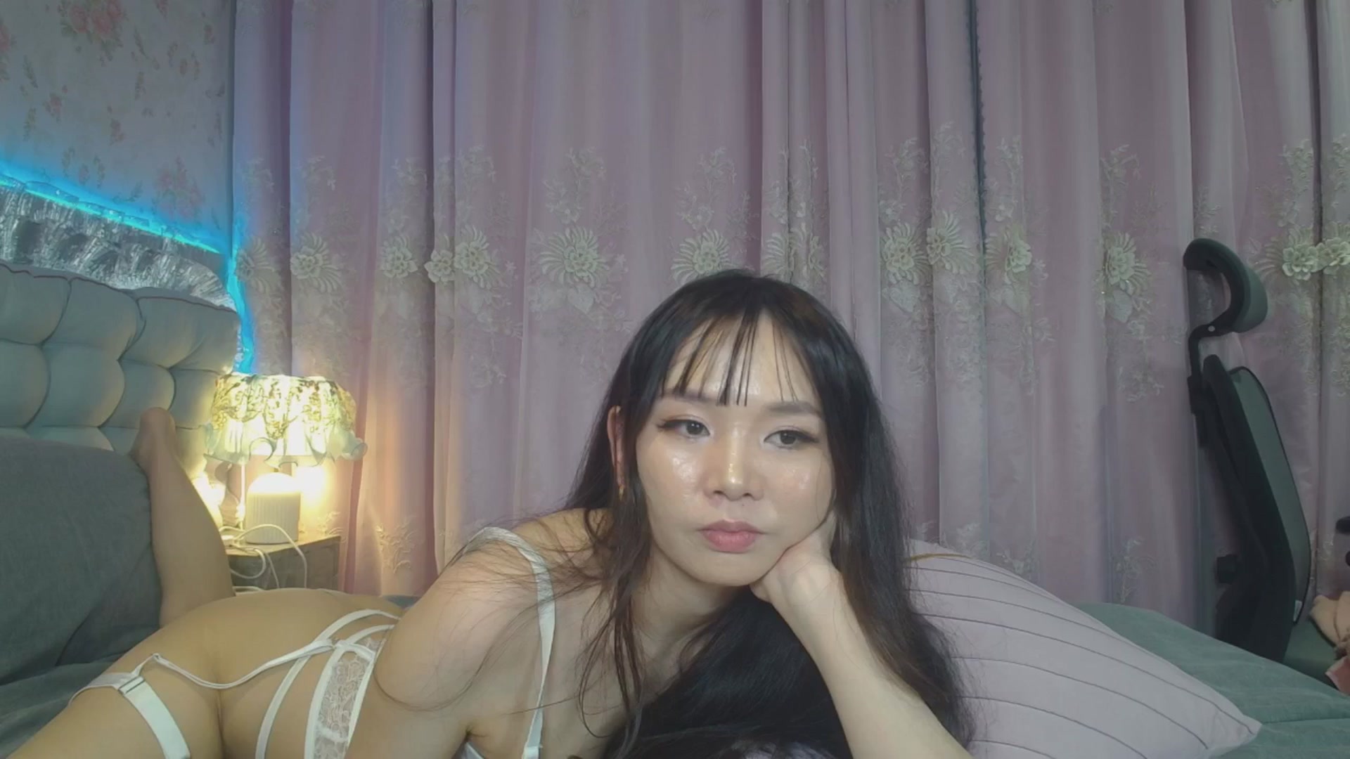 Gallery image thumbnail from HannaElite's myfreecams stream on, 08/10/2025, 12:25 image 3 of 20