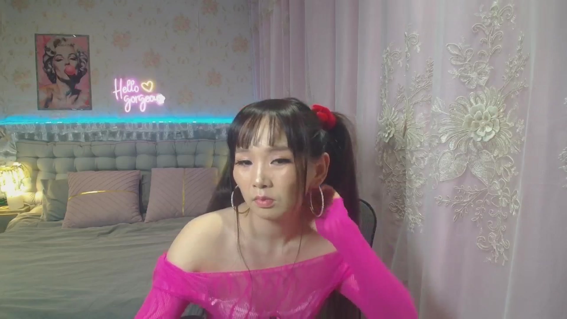 Gallery image thumbnail from HannaElite's myfreecams stream on, 08/16/2025, 09:15 image 3 of 20