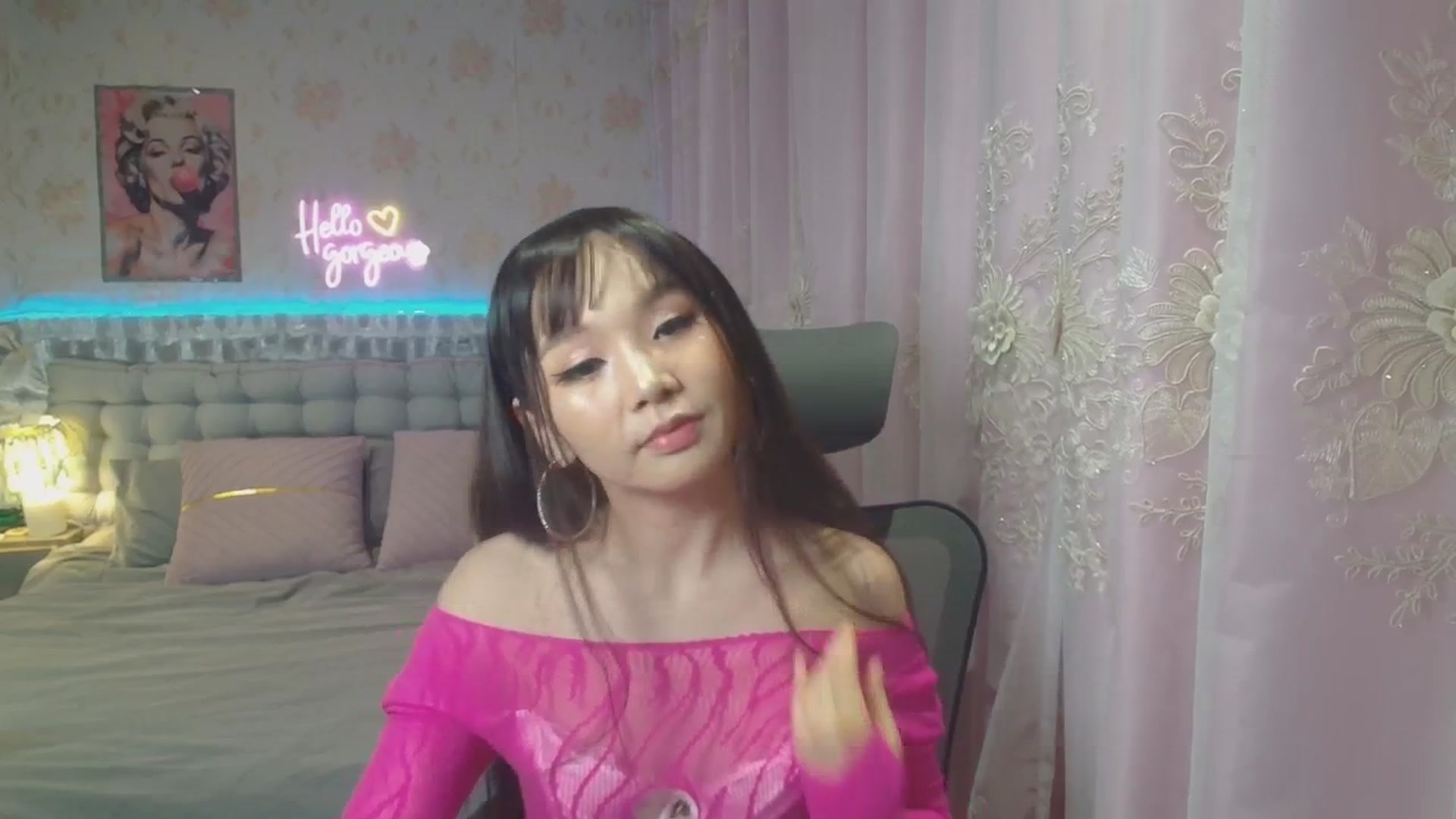 Gallery image thumbnail from HannaElite's myfreecams stream on, 08/16/2025, 09:15 image 7 of 20