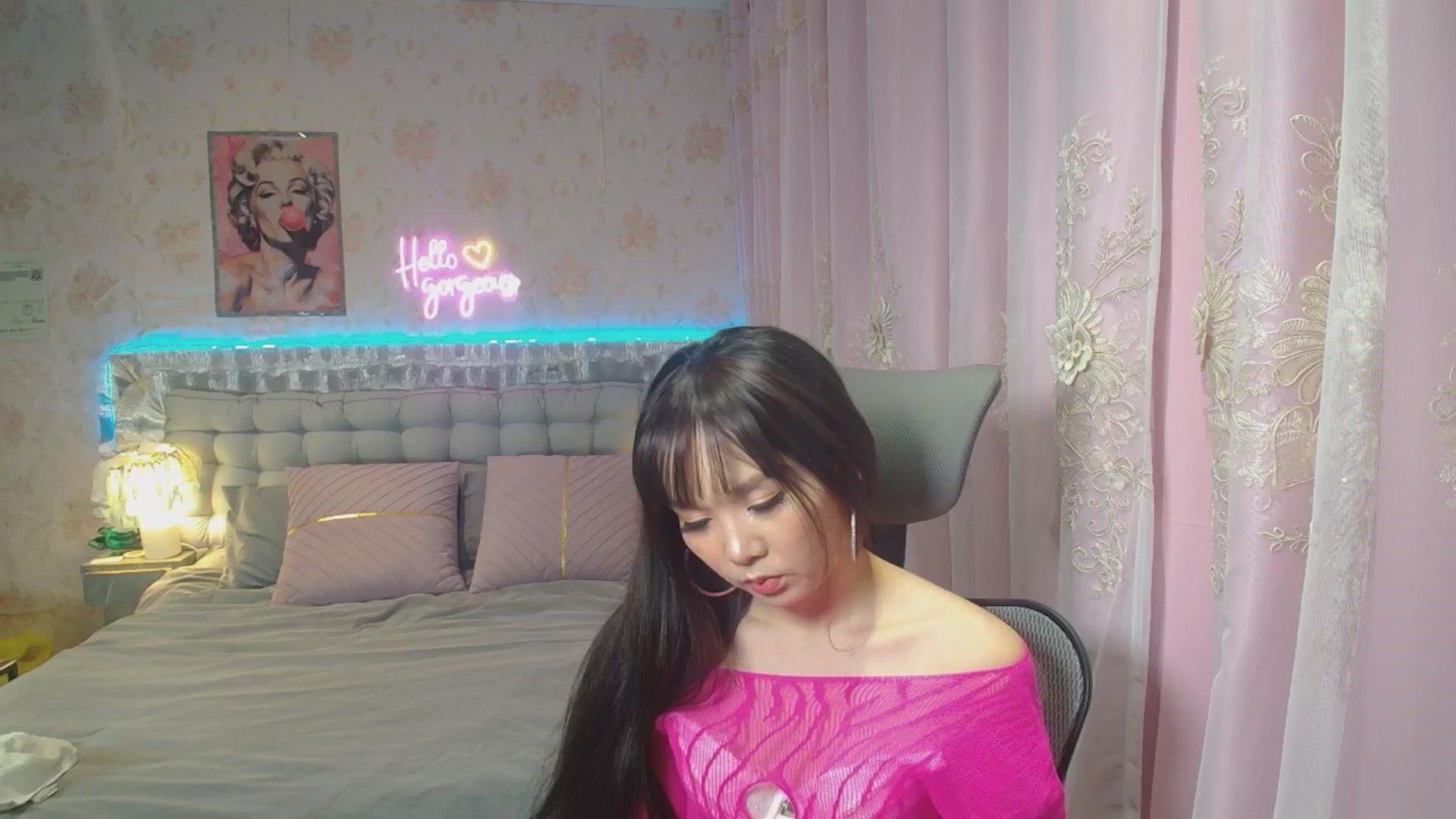 Gallery image thumbnail from HannaElite's myfreecams stream on, 08/16/2025, 09:15 image 15 of 20
