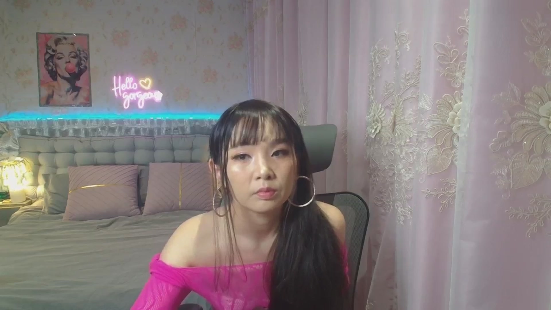Gallery image thumbnail from HannaElite's myfreecams stream on, 08/16/2025, 09:15 image 6 of 20