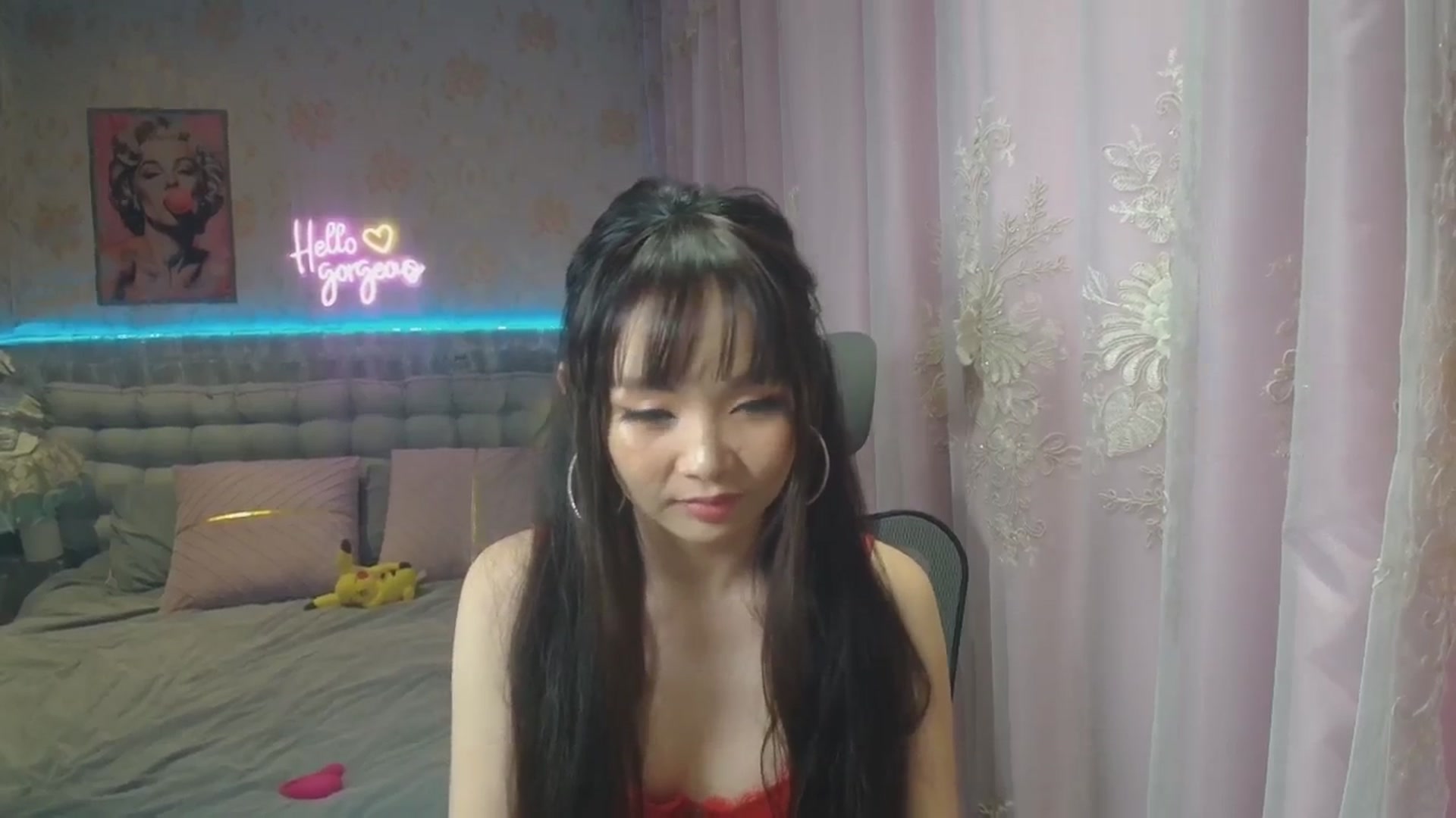 Gallery image thumbnail from HannaElite's myfreecams stream on, 08/16/2025, 13:18 image 2 of 20