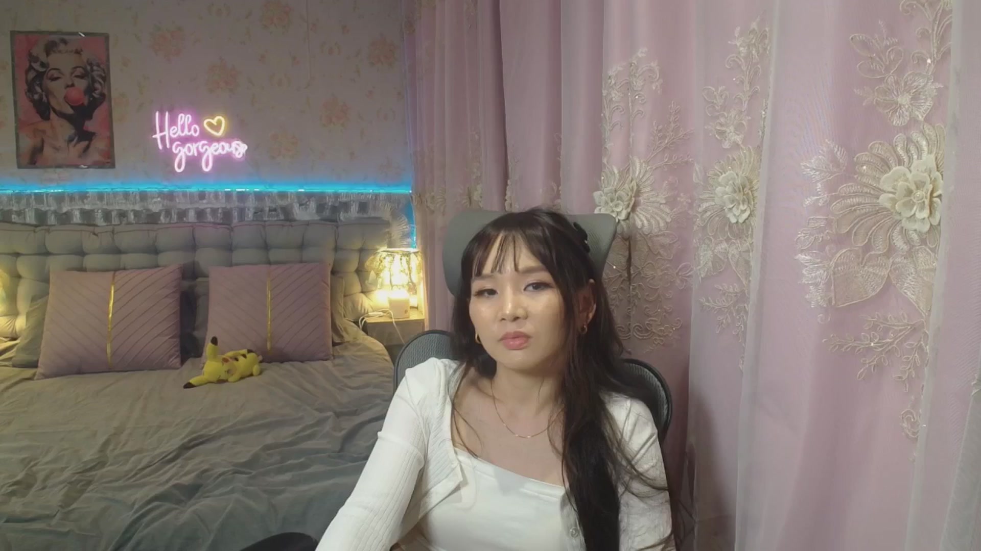 Gallery image thumbnail from HannaElite's myfreecams stream on, 08/17/2025, 12:33 image 16 of 20