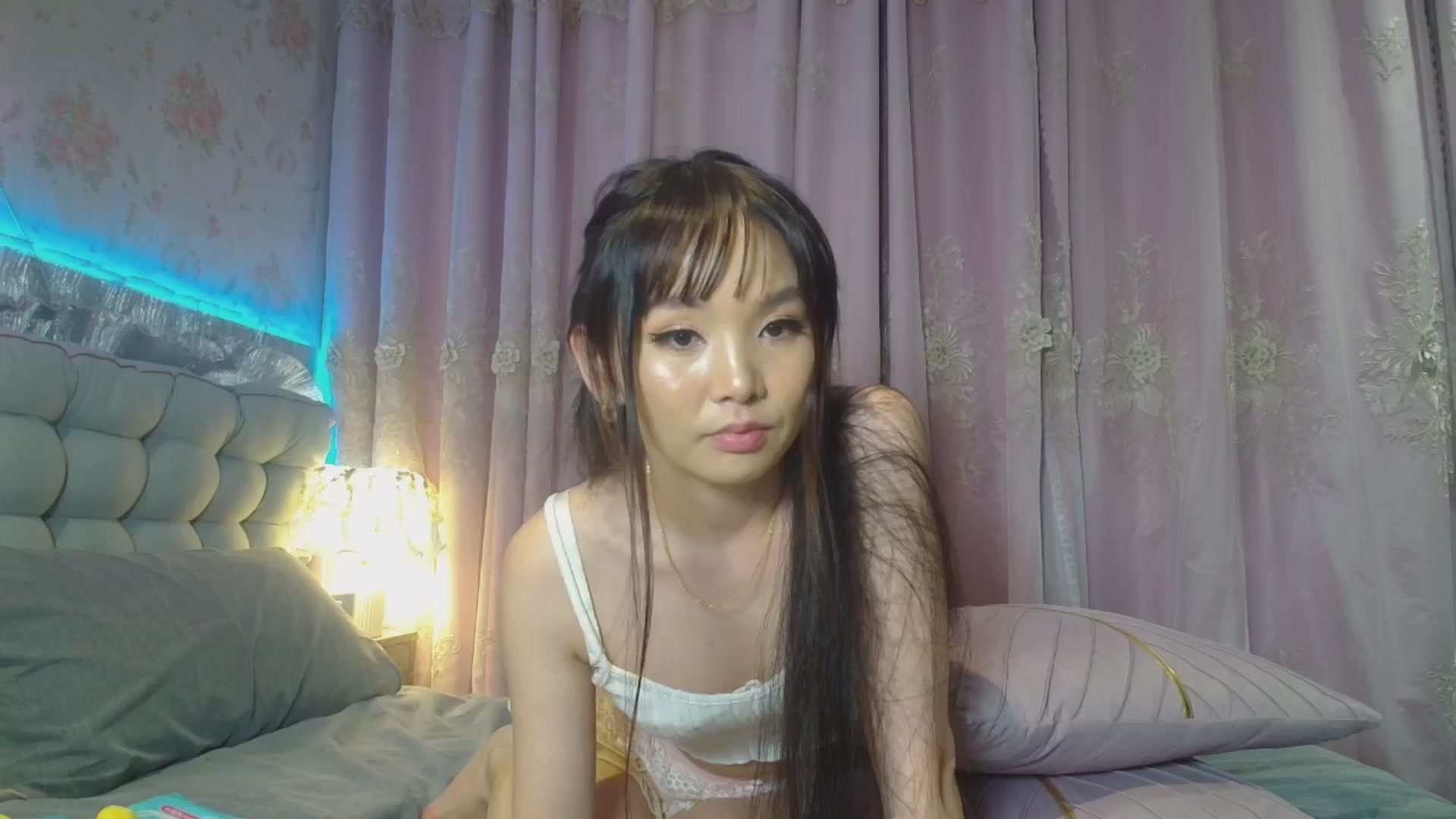 Gallery image thumbnail from HannaElite's myfreecams stream on, 08/23/2025, 13:17 image 10 of 20