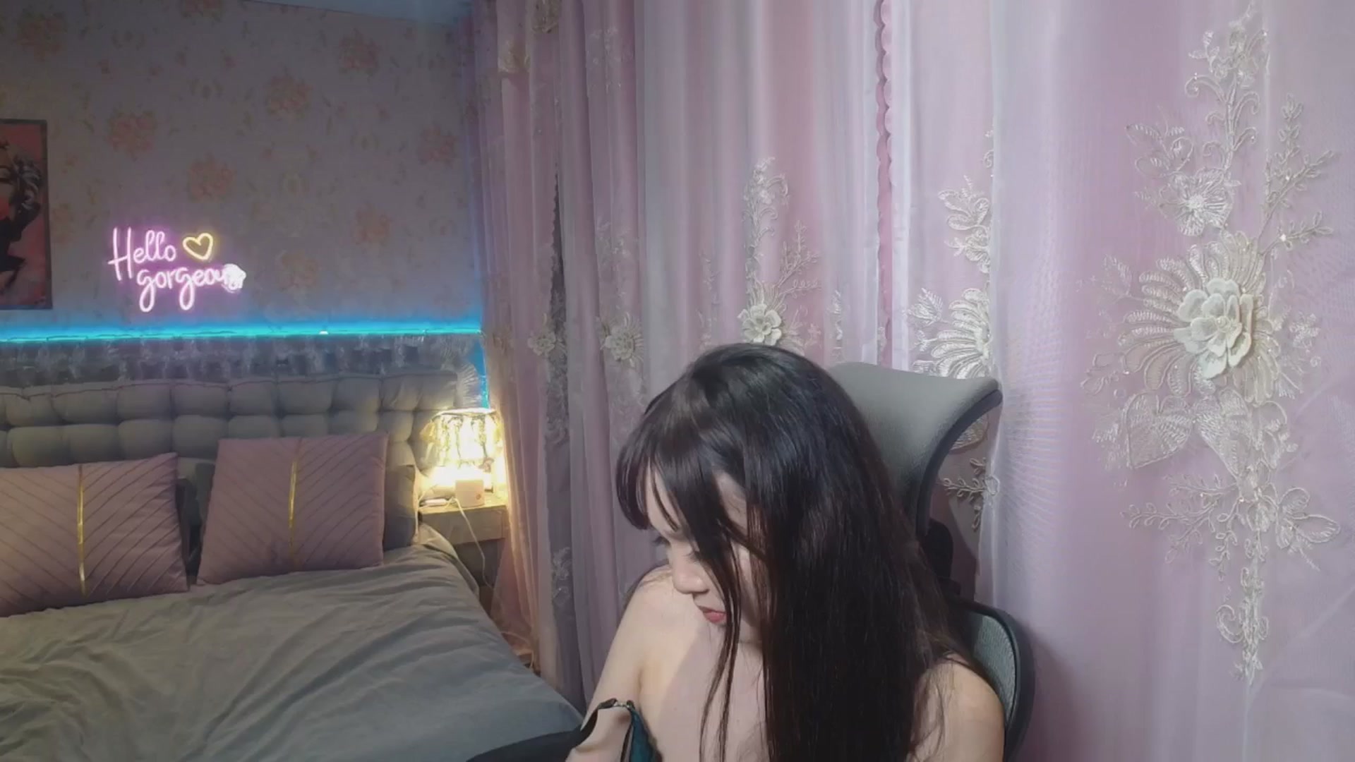 Gallery image thumbnail from HannaElite's myfreecams stream on, 08/24/2025, 10:03 image 14 of 20