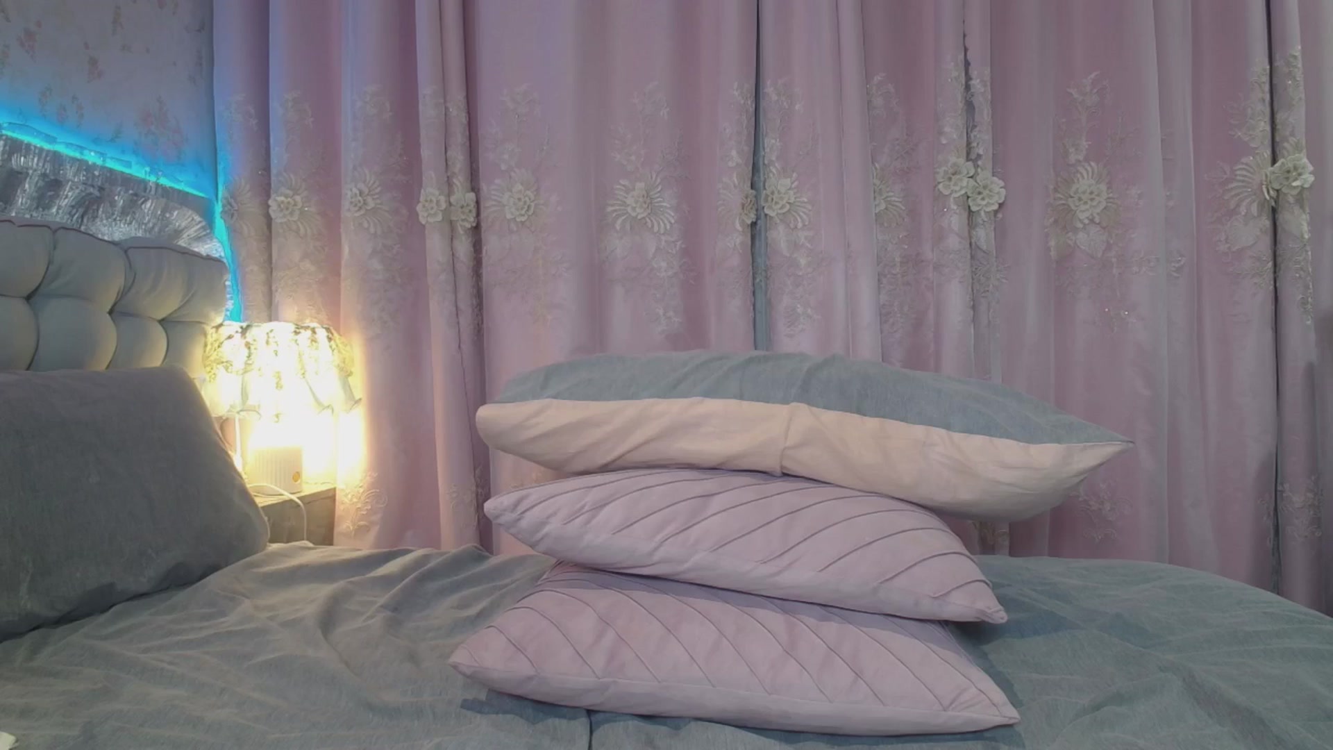 Gallery image thumbnail from HannaElite's myfreecams stream on, 08/30/2025, 10:53 image 20 of 20
