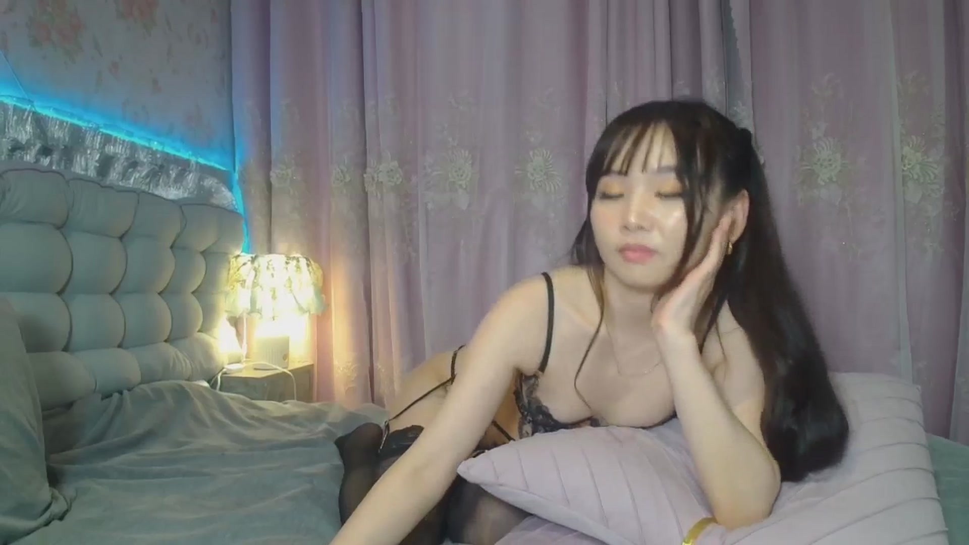 Gallery image thumbnail from HannaElite's myfreecams stream on, 08/31/2025, 09:53 image 20 of 20