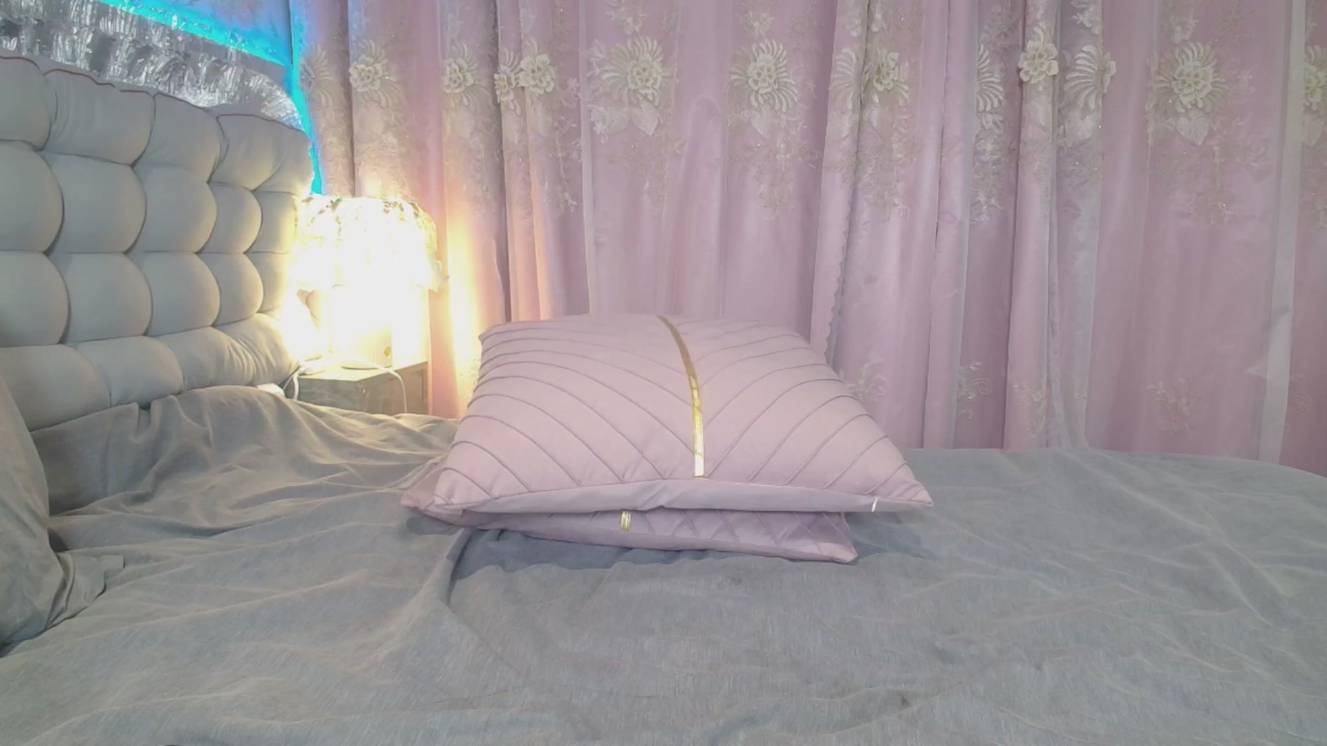 Gallery image thumbnail from HannaElite's myfreecams stream on, 08/31/2025, 12:51 image 5 of 20