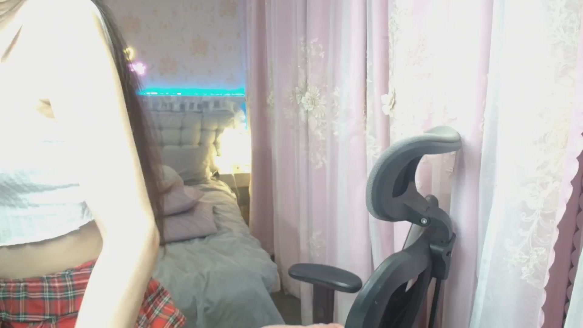 Gallery image thumbnail from HannaElite's myfreecams stream on, 09/07/2025, 12:35 image 12 of 20