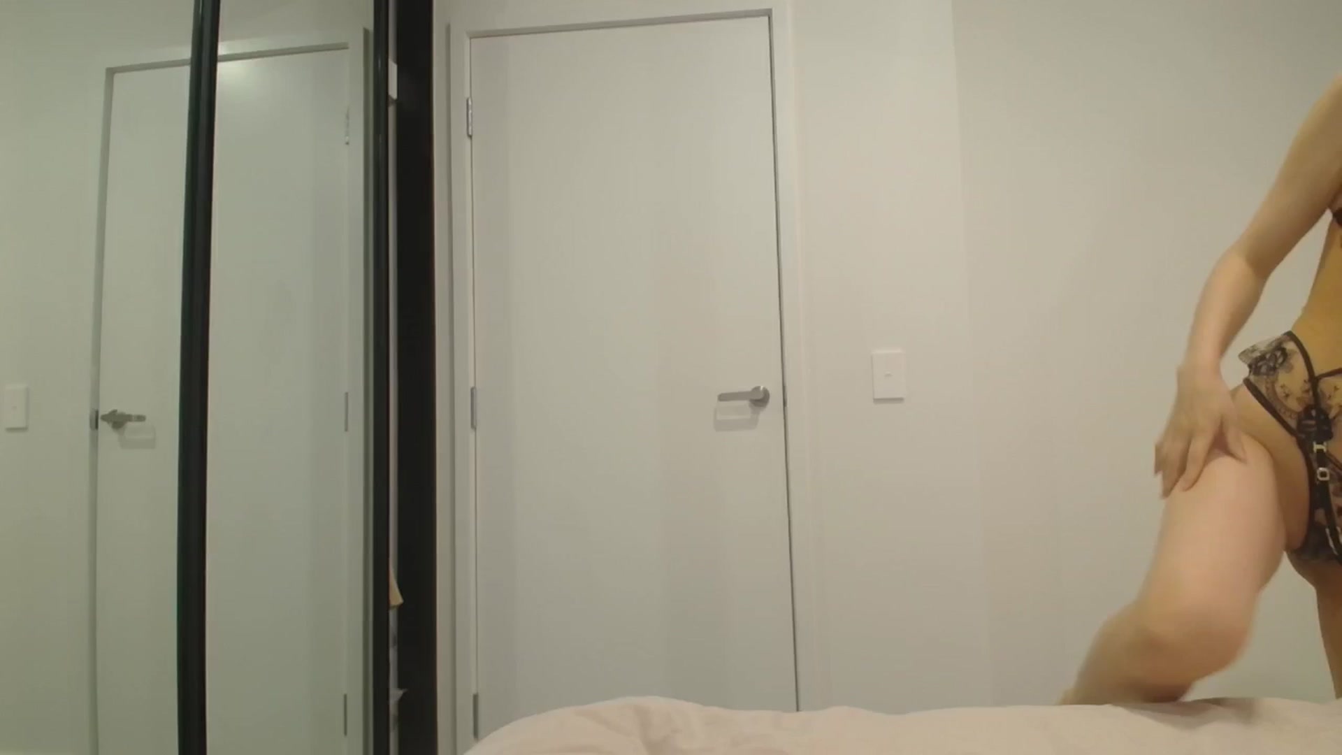 Gallery image thumbnail from HannaElite's myfreecams stream on, 10/19/2025, 10:19 image 20 of 20