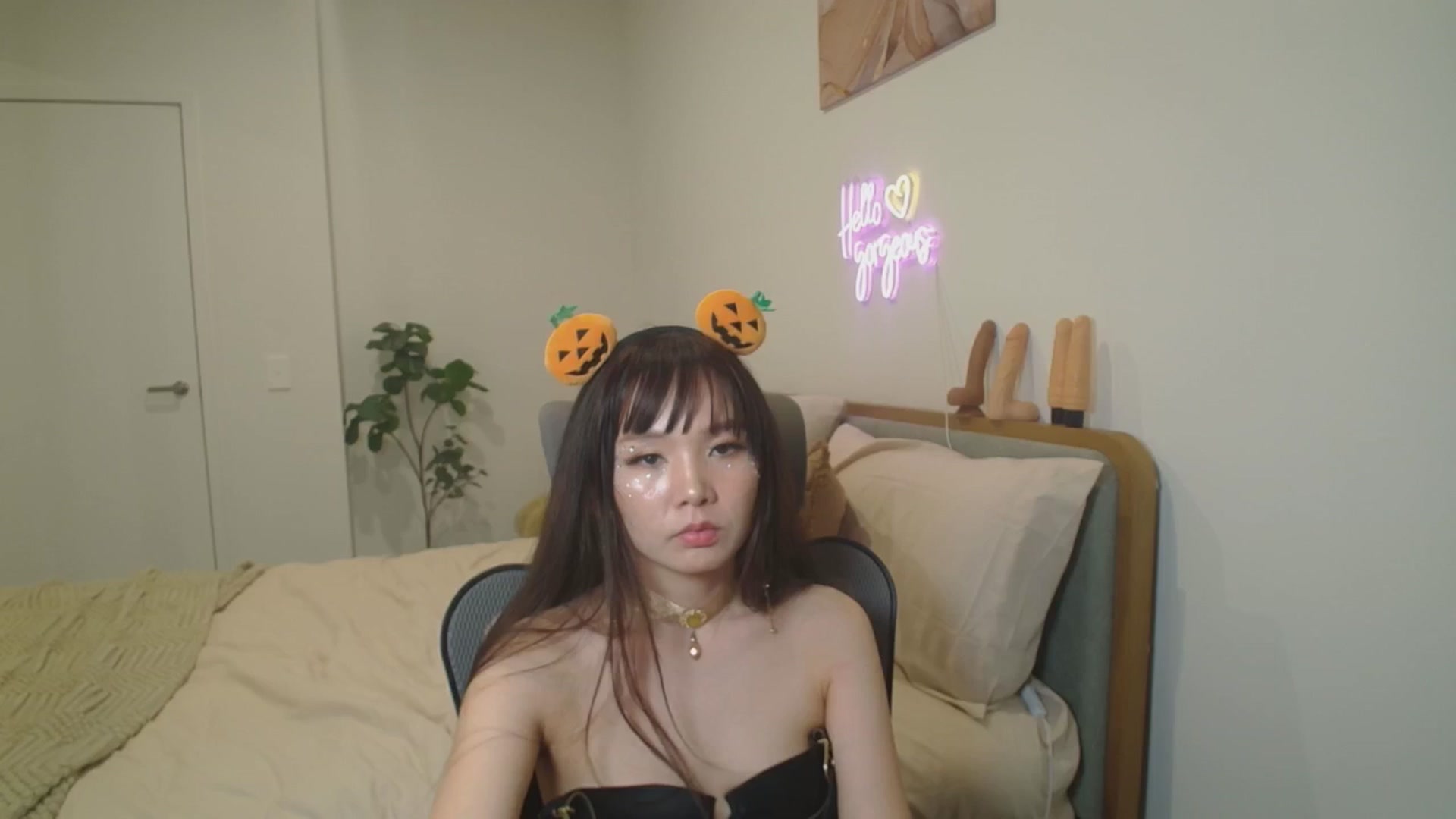 Gallery image thumbnail from HannaElite's myfreecams stream on, 11/01/2025, 11:22 image 15 of 20