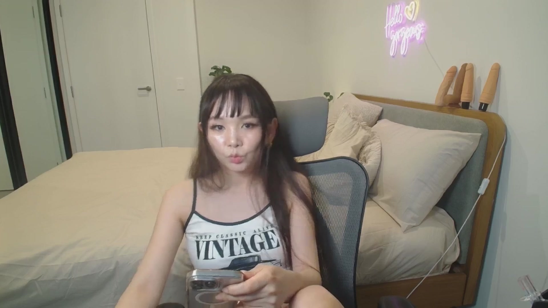 Gallery image thumbnail from HannaElite's myfreecams stream on, 11/02/2025, 08:46 image 20 of 20
