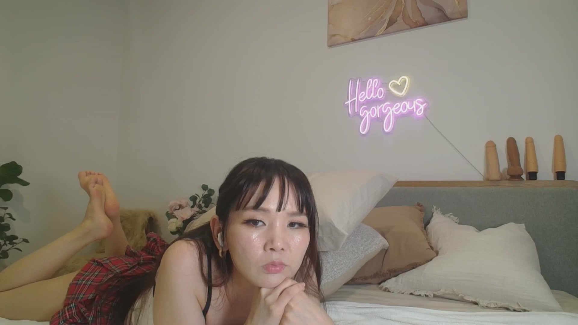 Gallery image thumbnail from HannaElite's myfreecams stream on, 11/02/2025, 12:06 image 17 of 20