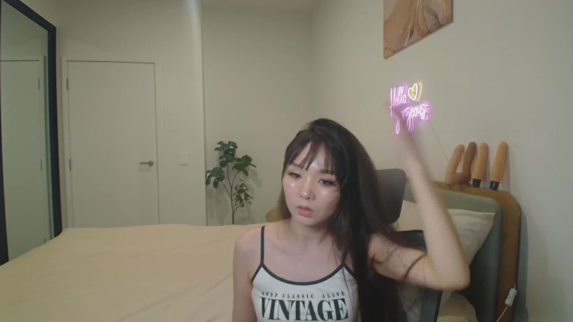 Gallery image thumbnail from HannaElite's myfreecams stream on, 11/02/2025, 12:06 image 4 of 20