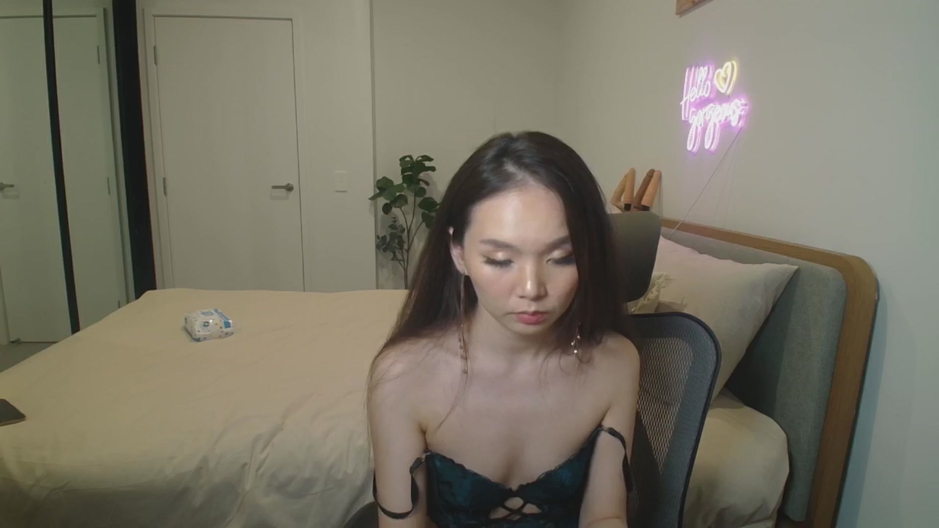 Gallery image thumbnail from HannaElite's myfreecams stream on, 11/08/2025, 12:12 image 8 of 20