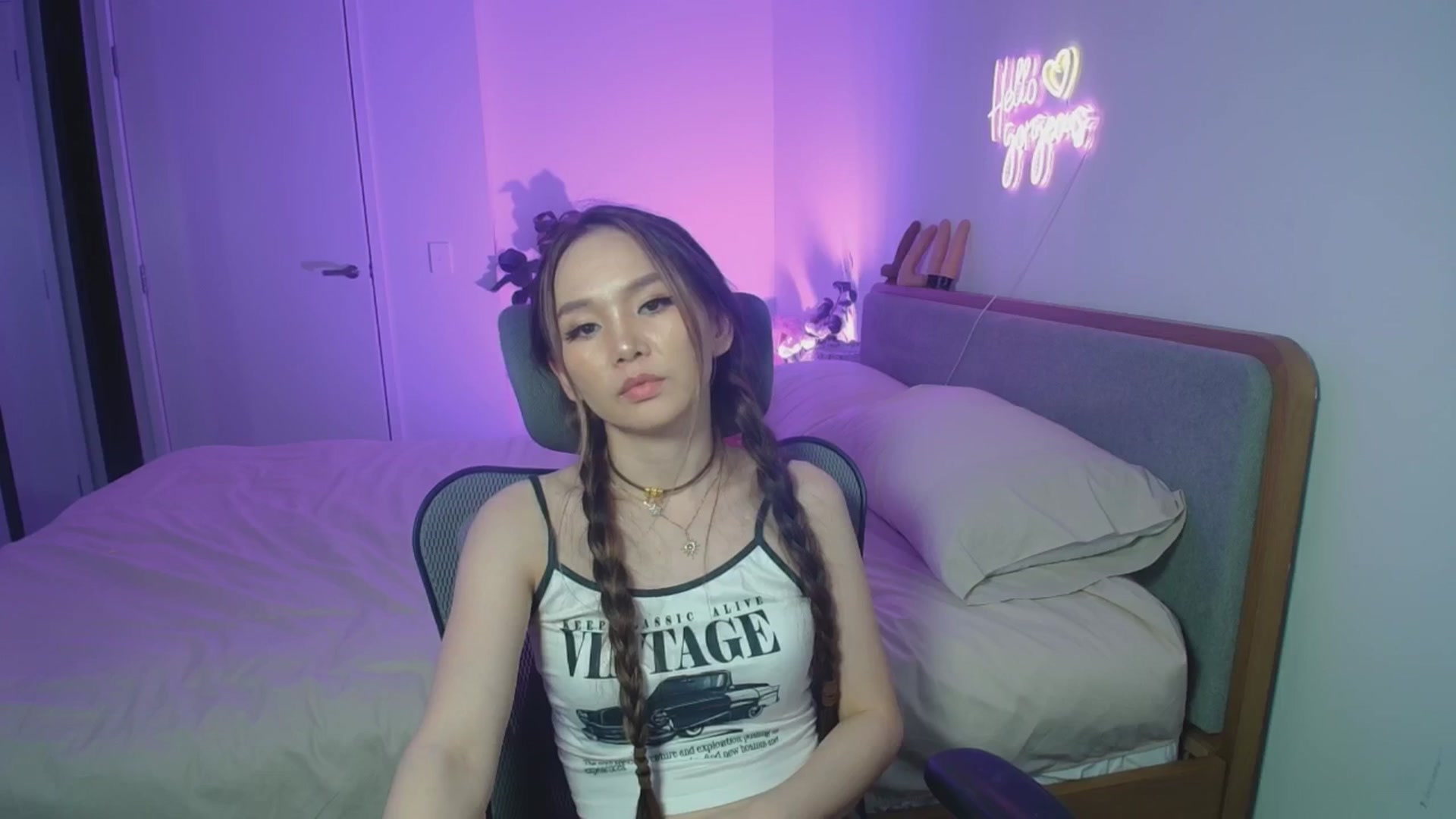 Gallery image thumbnail from HannaElite's myfreecams stream on, 11/22/2025, 11:02 image 10 of 20