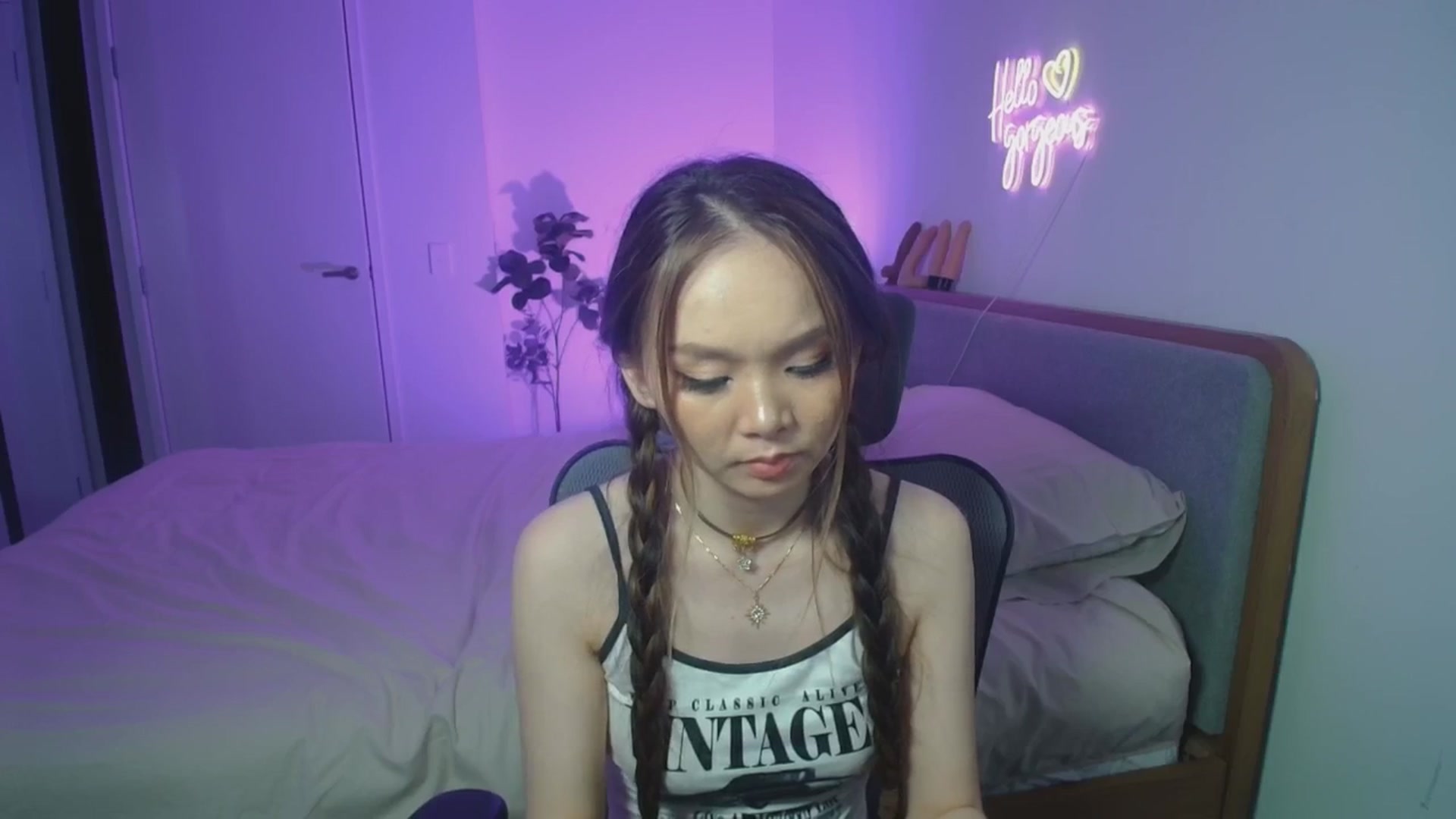 Gallery image thumbnail from HannaElite's myfreecams stream on, 11/22/2025, 11:02 image 4 of 20
