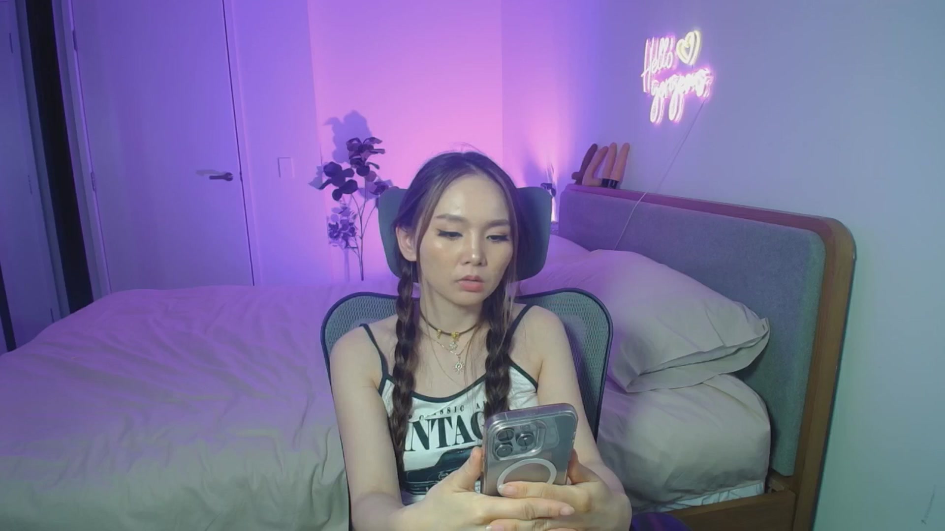 Gallery image thumbnail from HannaElite's myfreecams stream on, 11/22/2025, 11:02 image 18 of 20