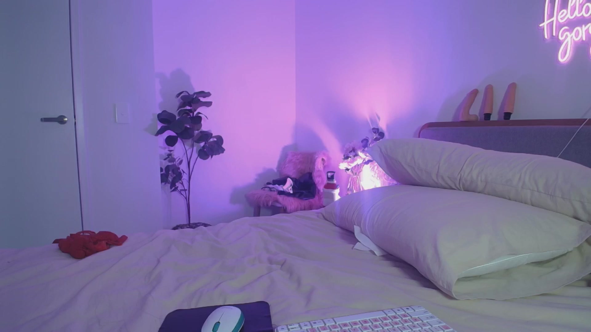 Gallery image thumbnail from HannaElite's myfreecams stream on, 11/23/2025, 13:25 image 19 of 20