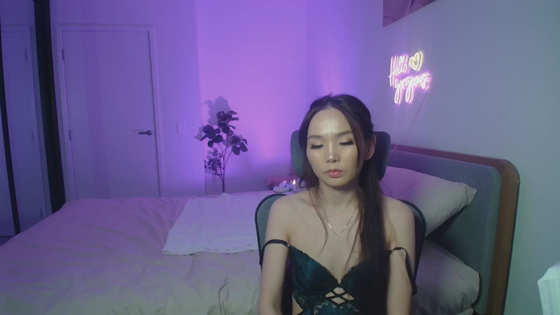 Gallery image thumbnail from HannaElite's myfreecams stream on, 11/30/2025, 11:57 image 4 of 20