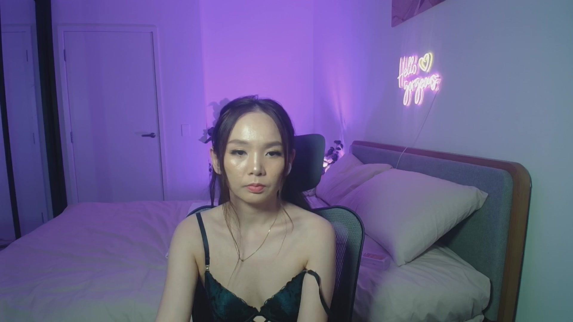 Gallery image thumbnail from HannaElite's myfreecams stream on, 11/30/2025, 11:57 image 10 of 20