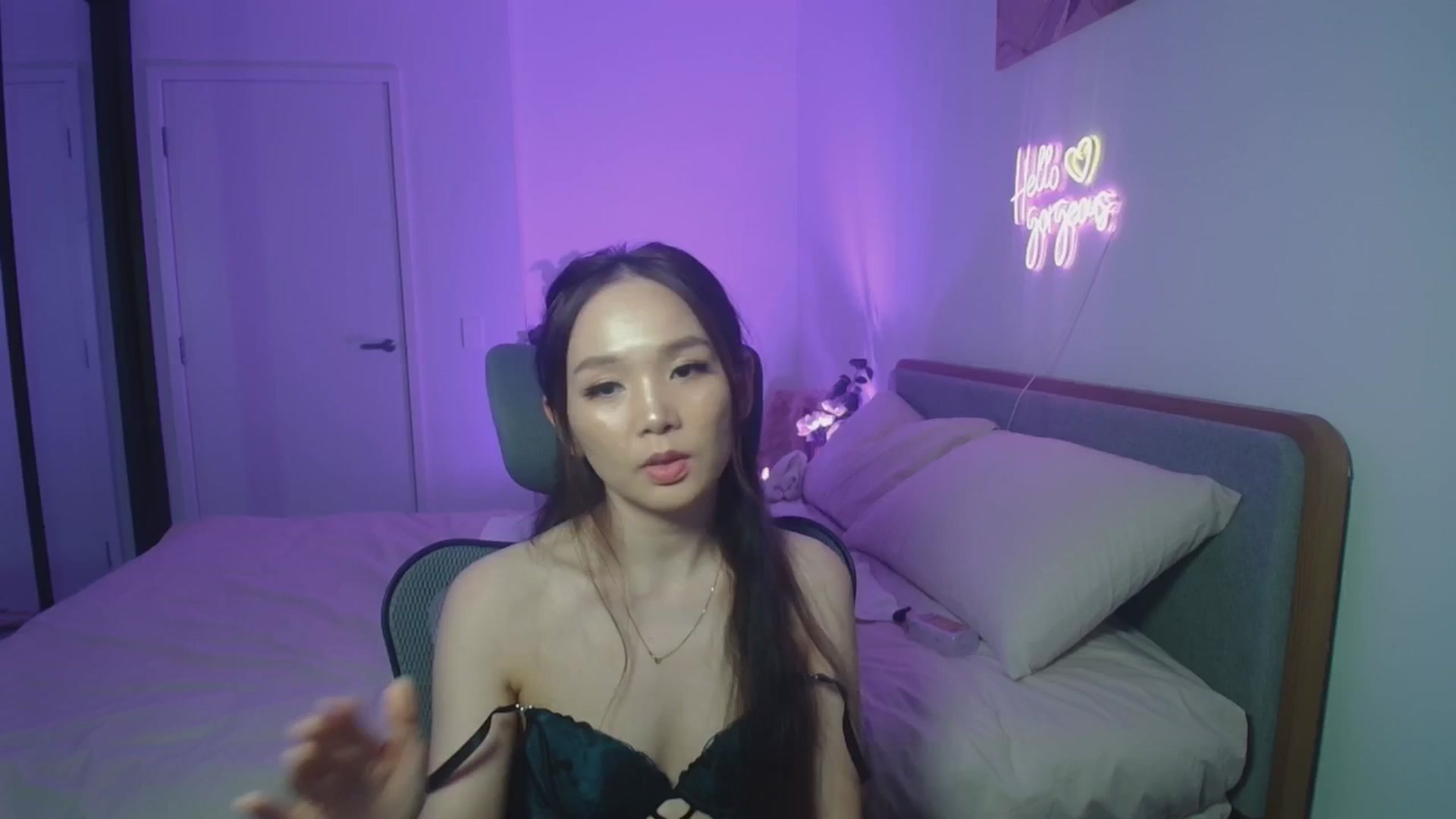 Gallery image thumbnail from HannaElite's myfreecams stream on, 11/30/2025, 11:57 image 13 of 20