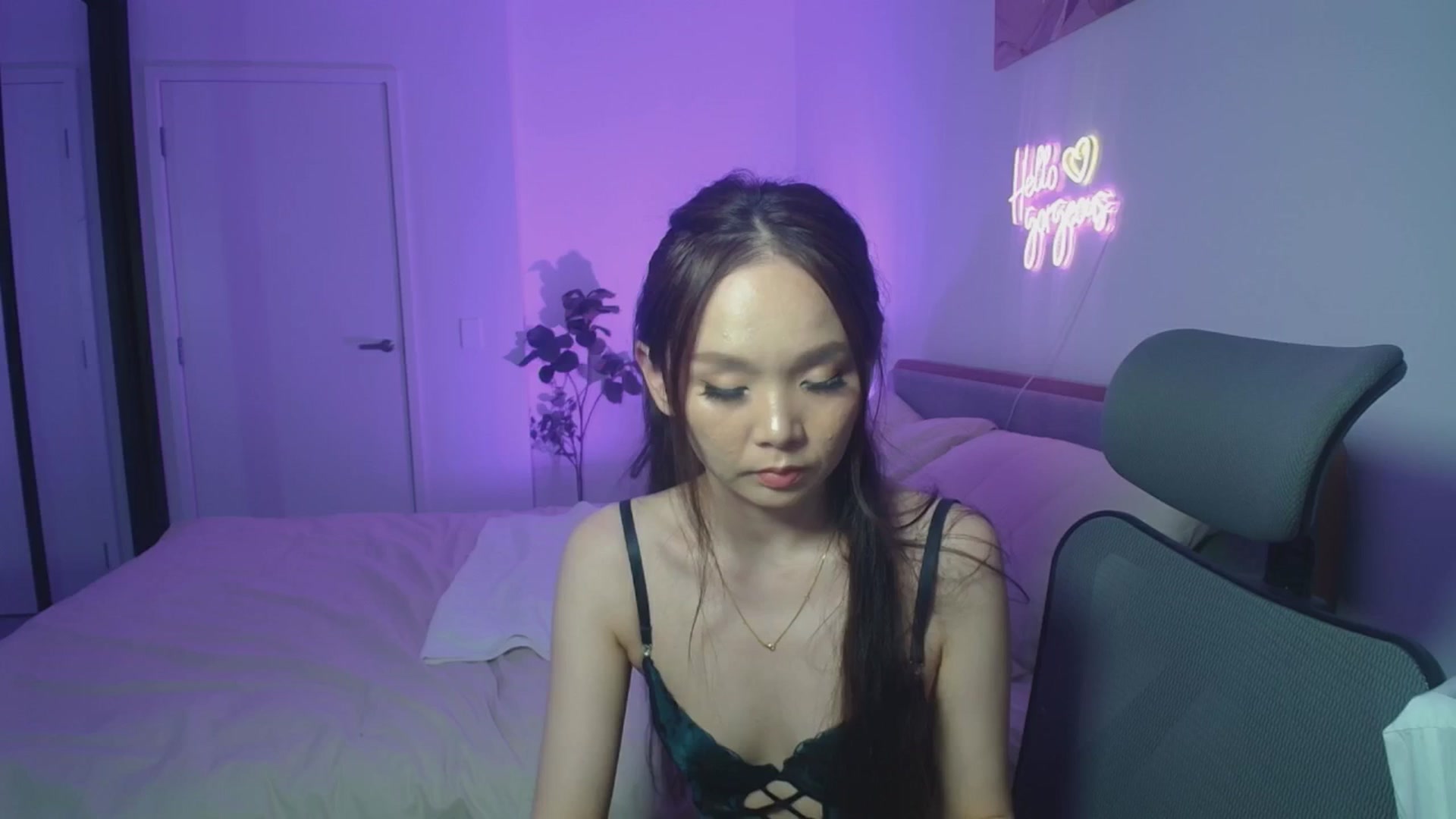 Gallery image thumbnail from HannaElite's myfreecams stream on, 11/30/2025, 11:57 image 1 of 20