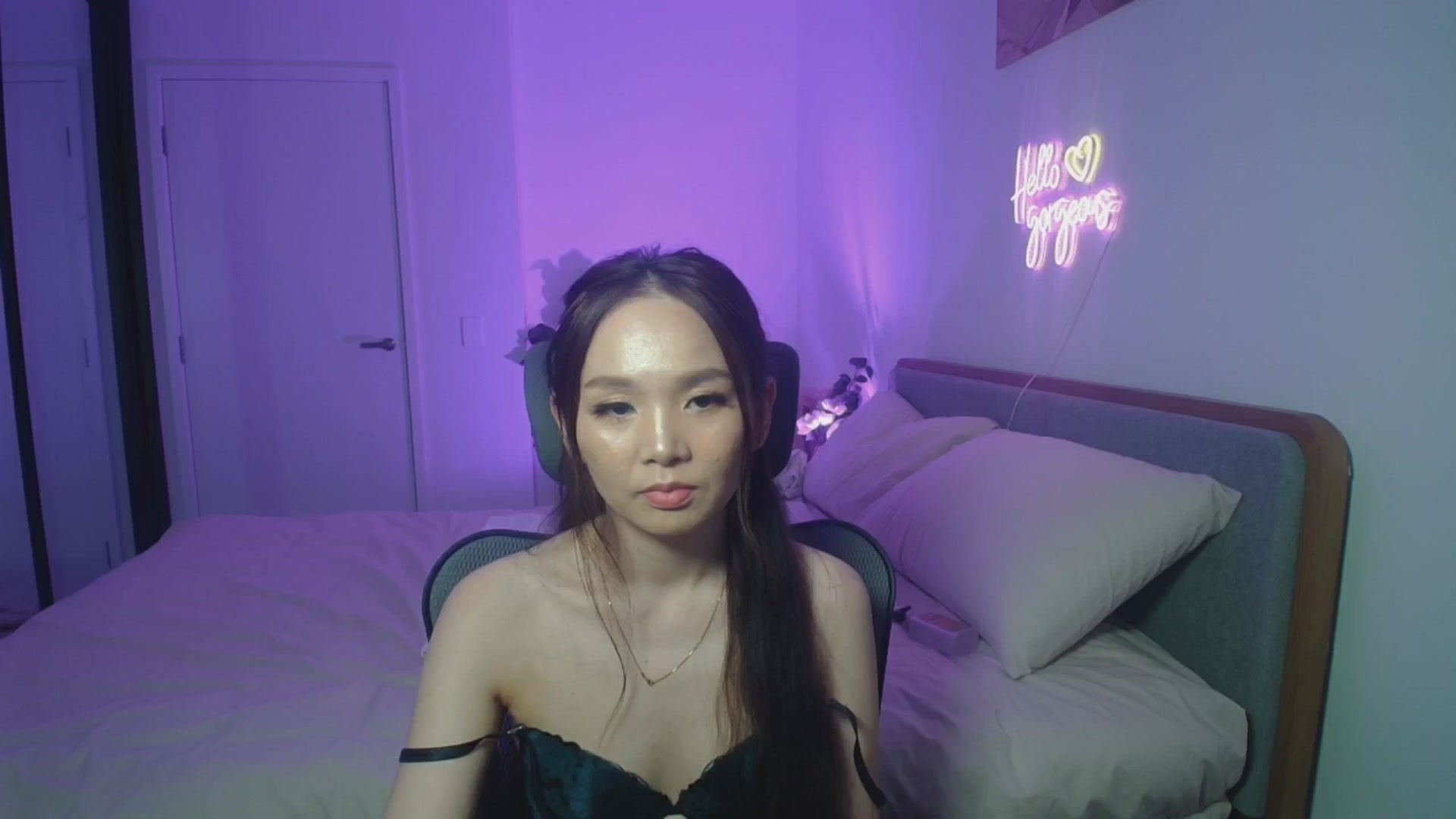 Gallery image thumbnail from HannaElite's myfreecams stream on, 11/30/2025, 11:57 image 15 of 20