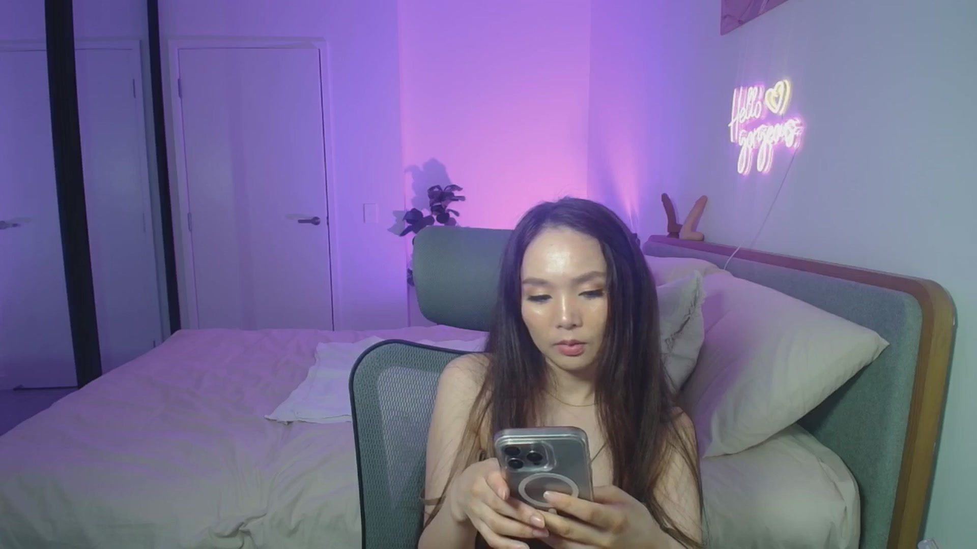 Gallery image thumbnail from HannaElite's myfreecams stream on, 12/14/2025, 11:11 image 8 of 20