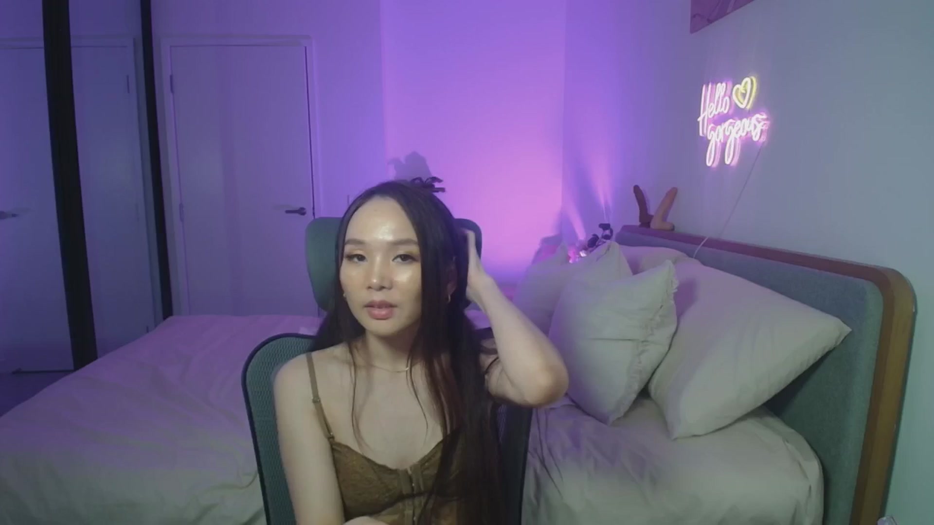 Gallery image thumbnail from HannaElite's myfreecams stream on, 12/14/2025, 11:11 image 1 of 20