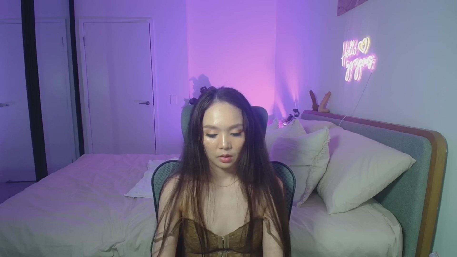 Gallery image thumbnail from HannaElite's myfreecams stream on, 12/14/2025, 11:11 image 7 of 20