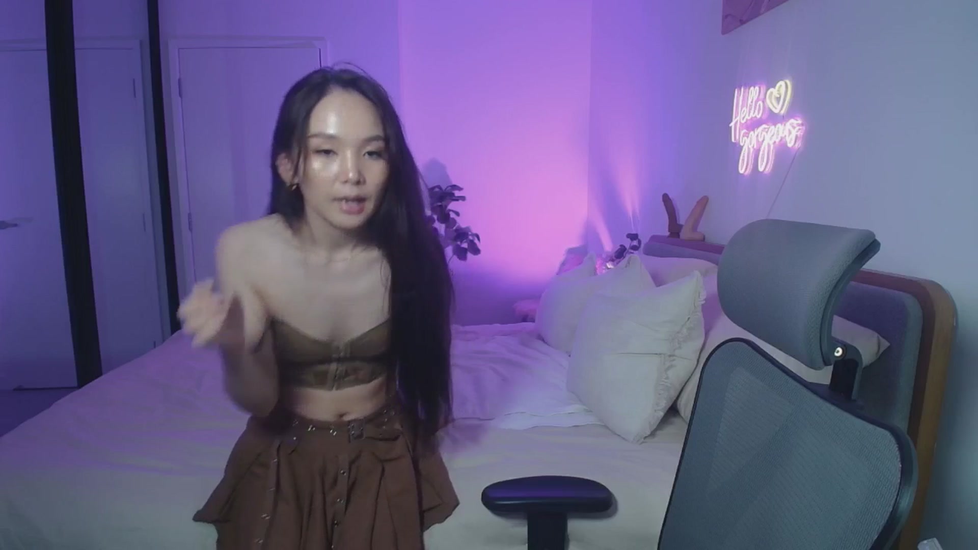 Gallery image thumbnail from HannaElite's myfreecams stream on, 12/14/2025, 11:11 image 5 of 20