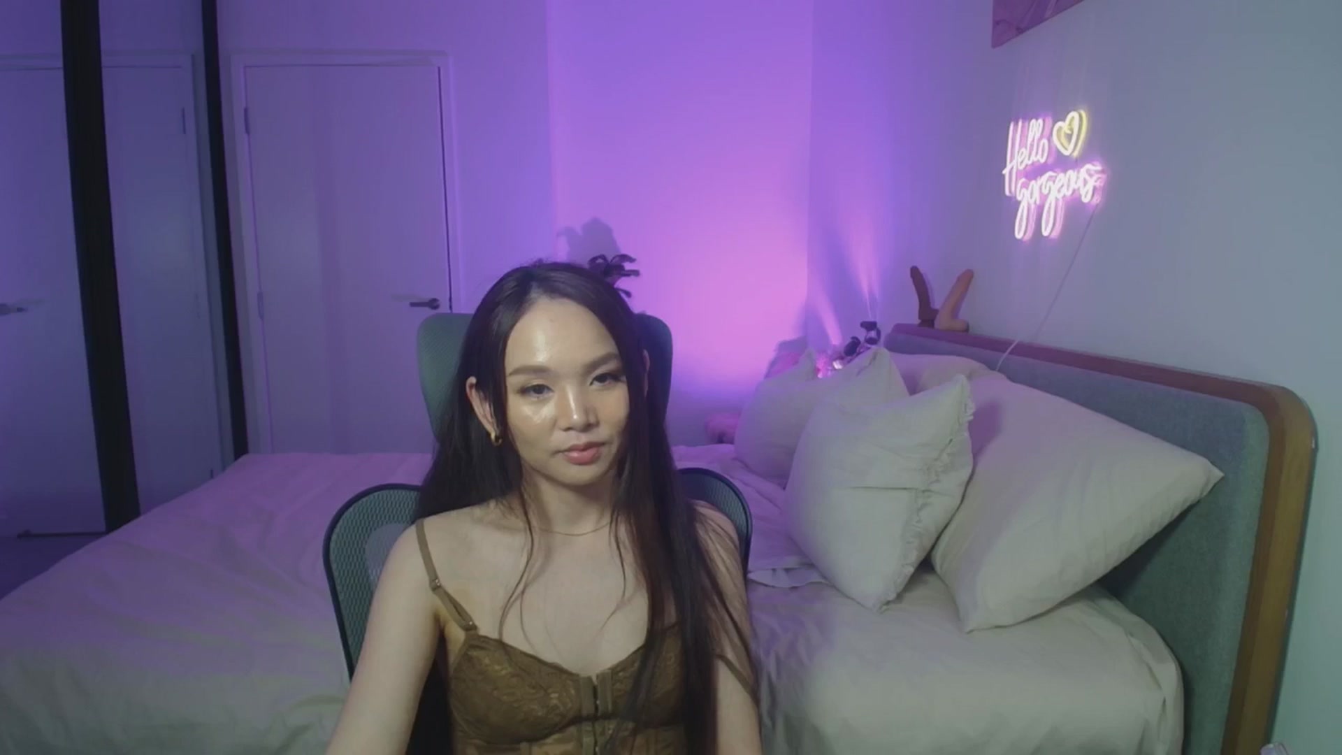 Gallery image thumbnail from HannaElite's myfreecams stream on, 12/14/2025, 11:11 image 2 of 20
